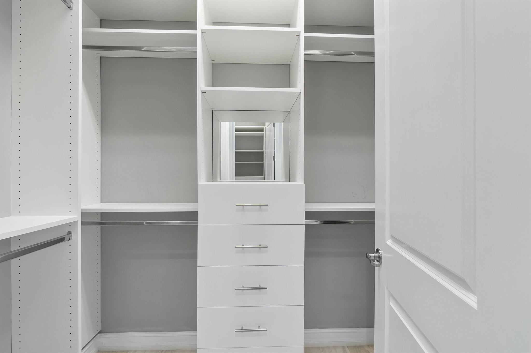 8475 Grand Prix Lane