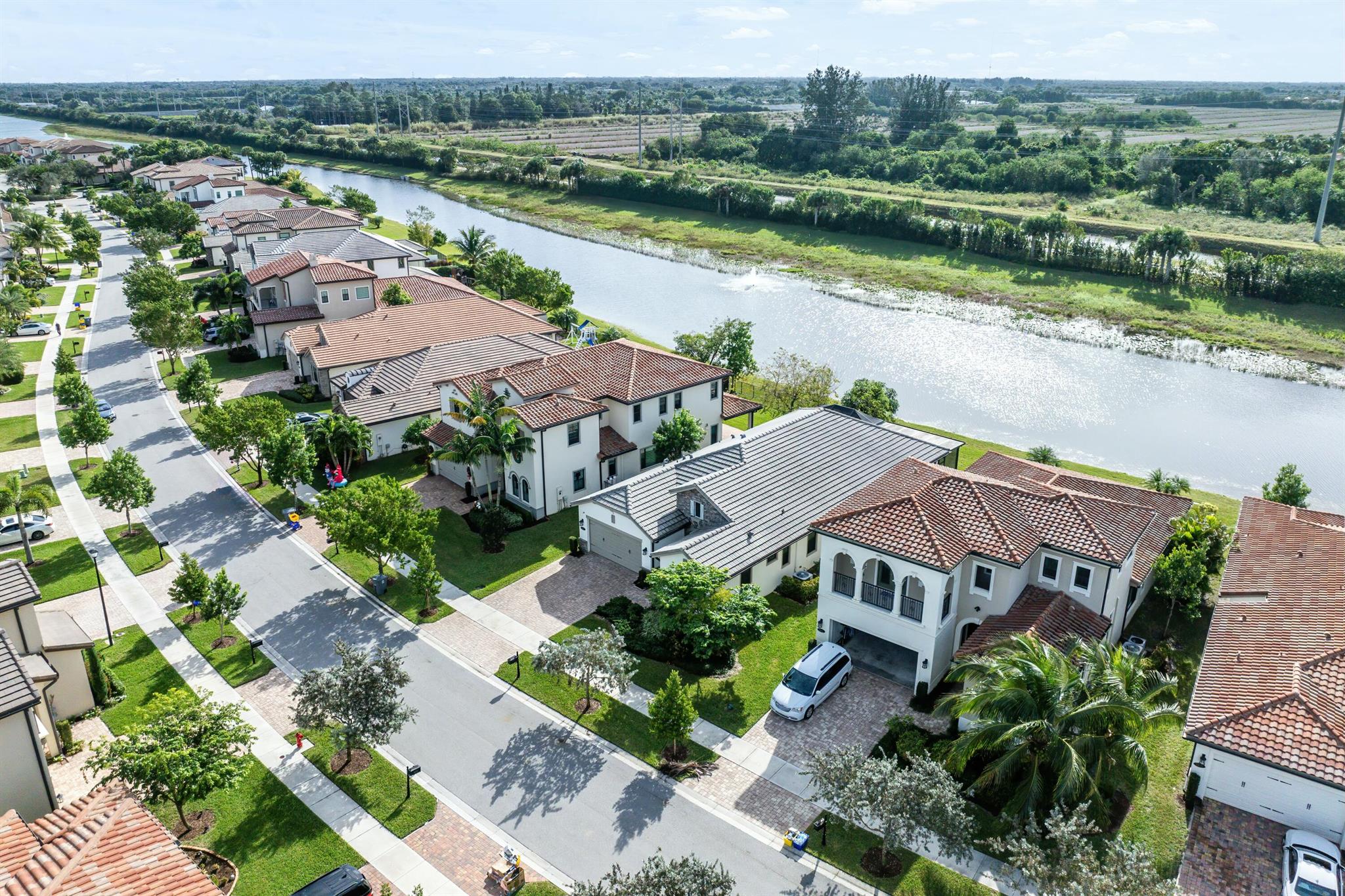 8475 Grand Prix Lane