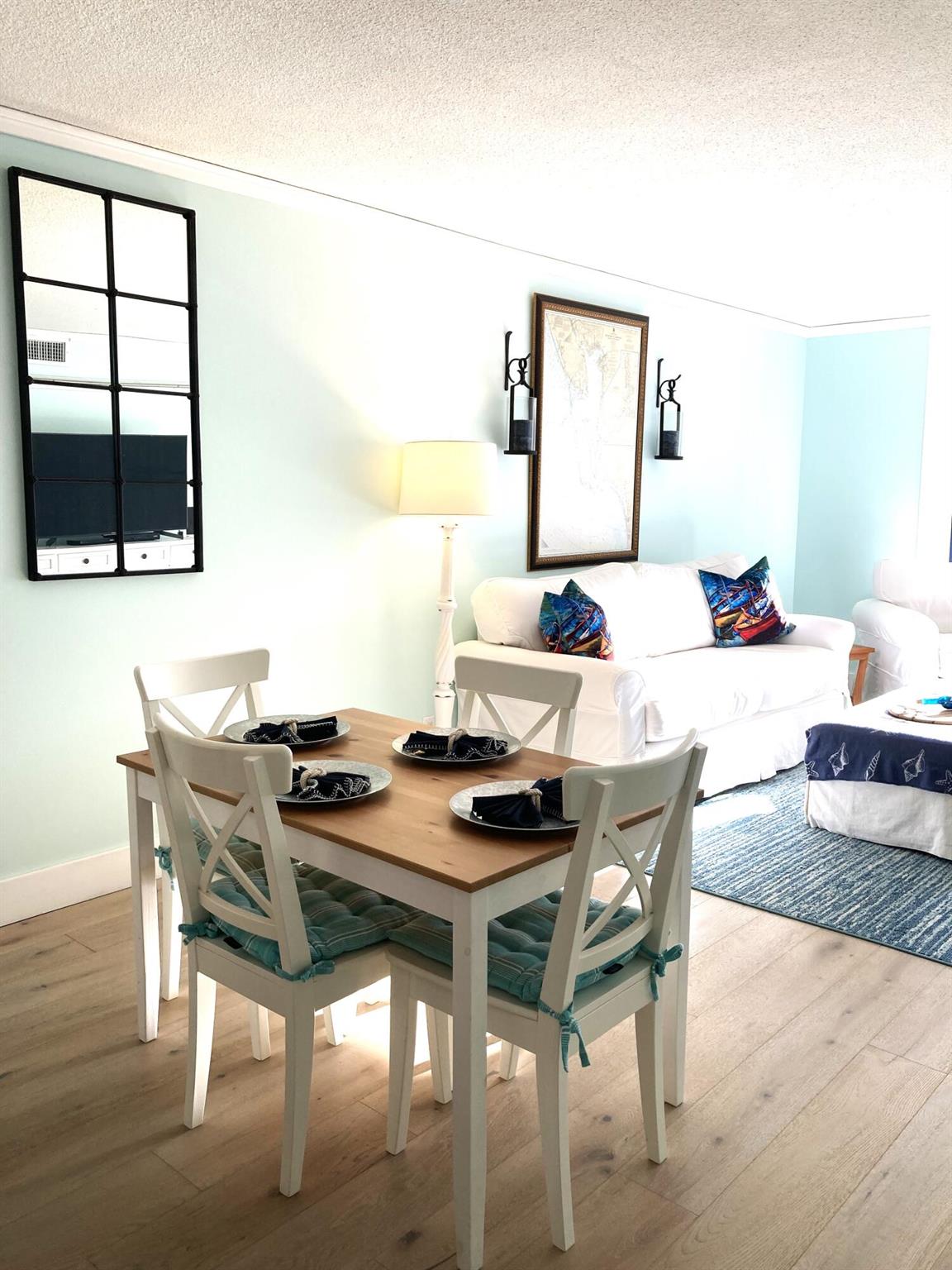 5900 NE 7th 107s Avenue 107s