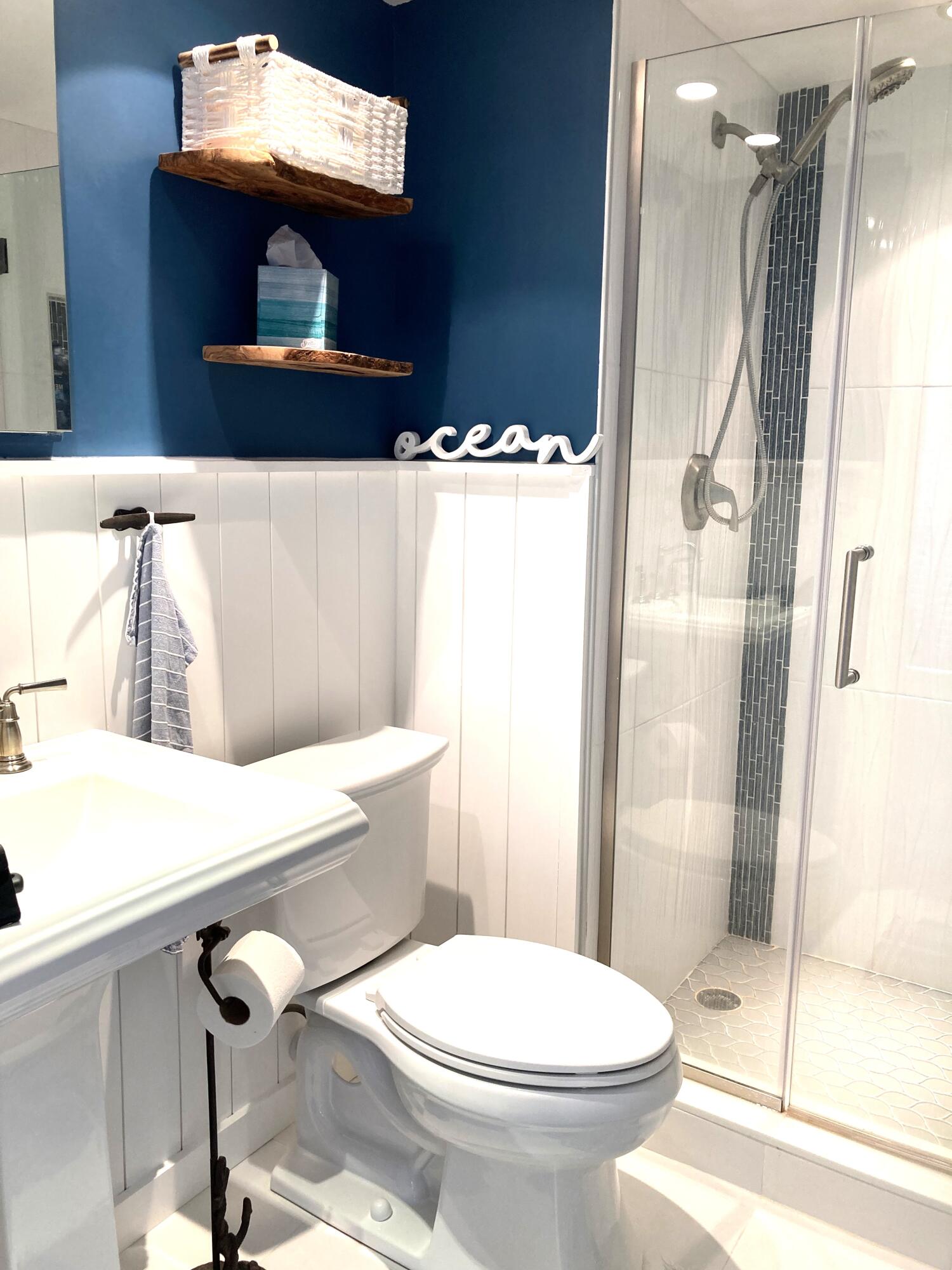 5900 NE 7th 107s Avenue 107s