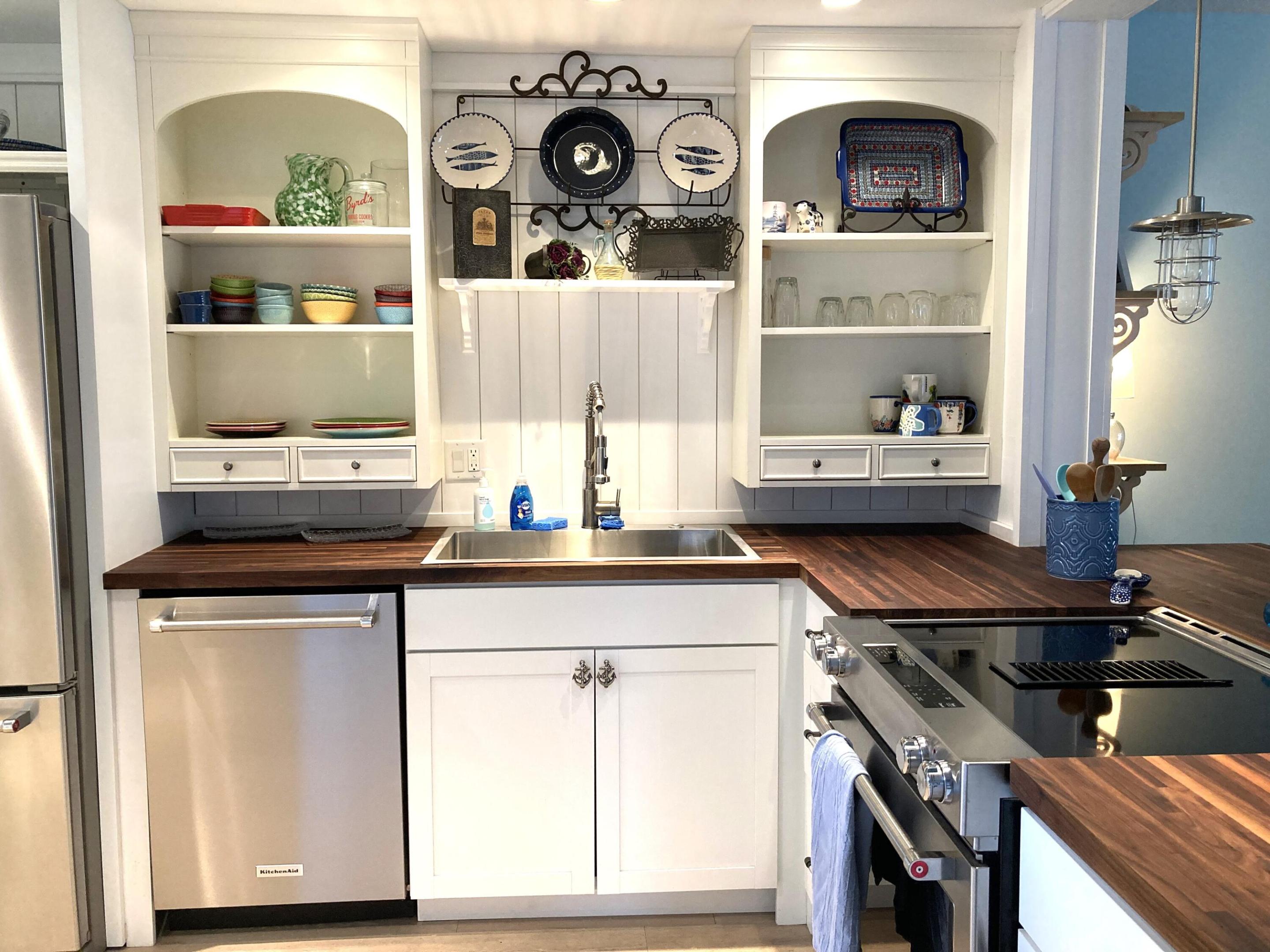 5900 NE 7th 107s Avenue 107s