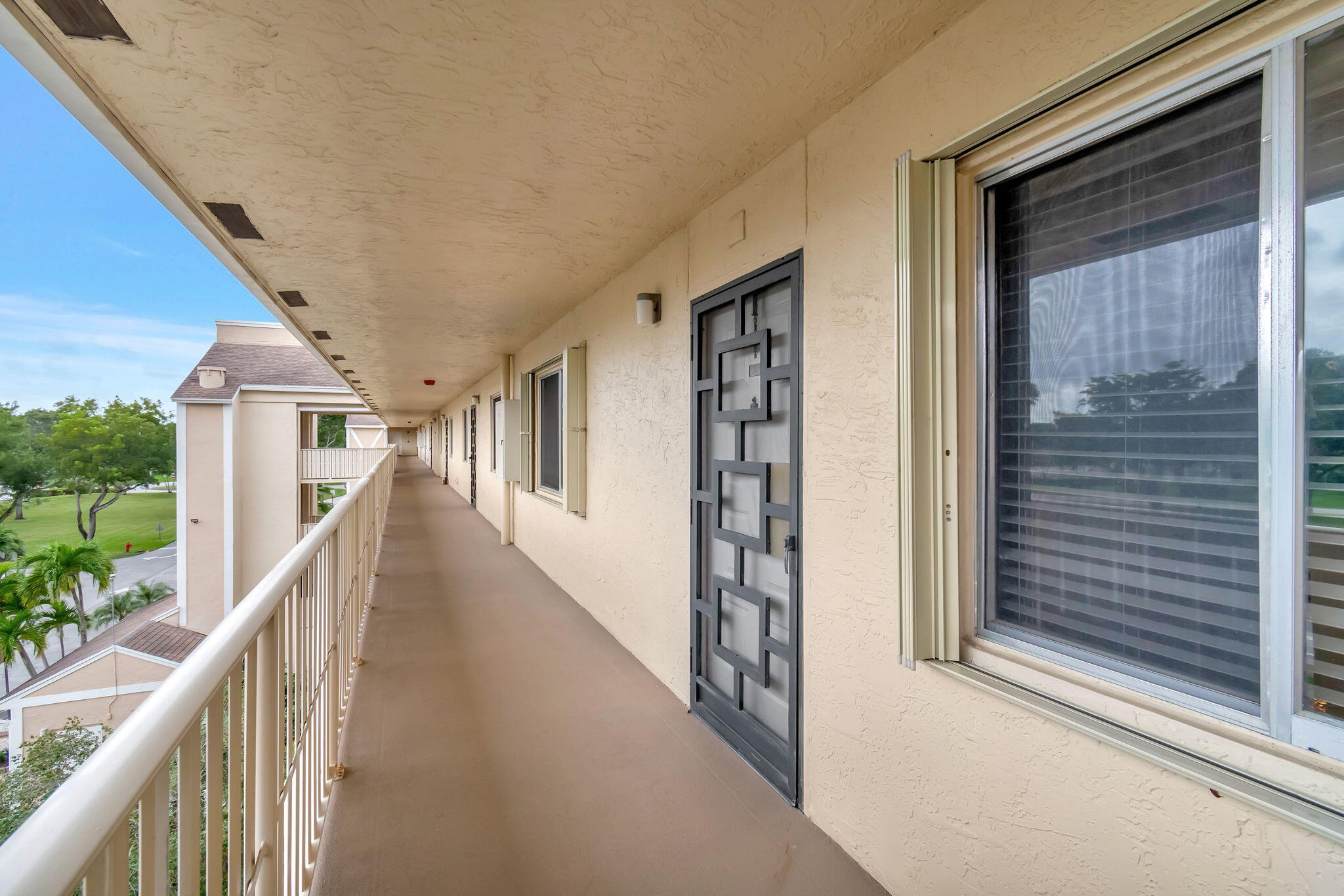 14376 Amberly Lane 407