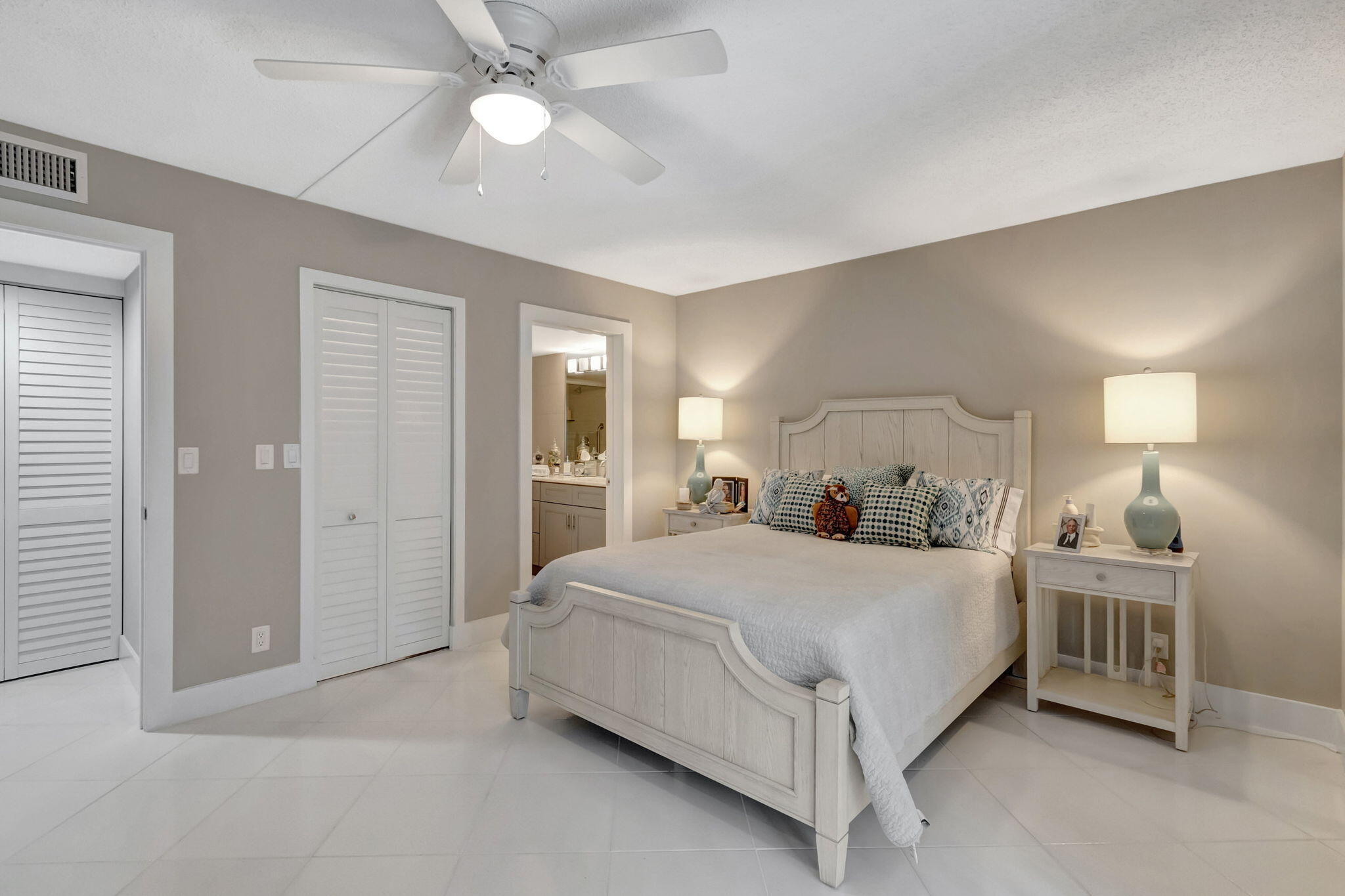 14376 Amberly Lane 407