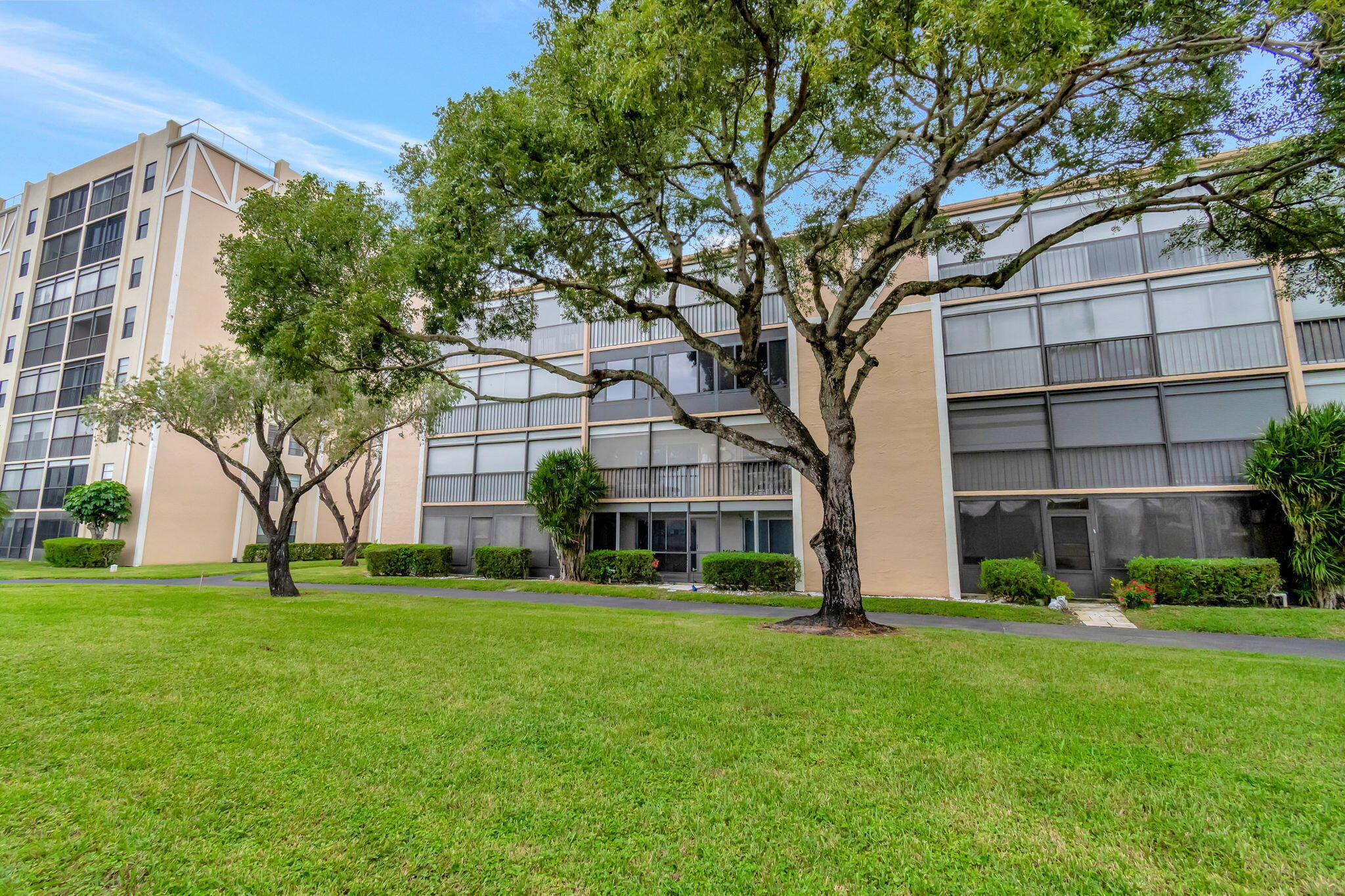 14376 Amberly Lane 407