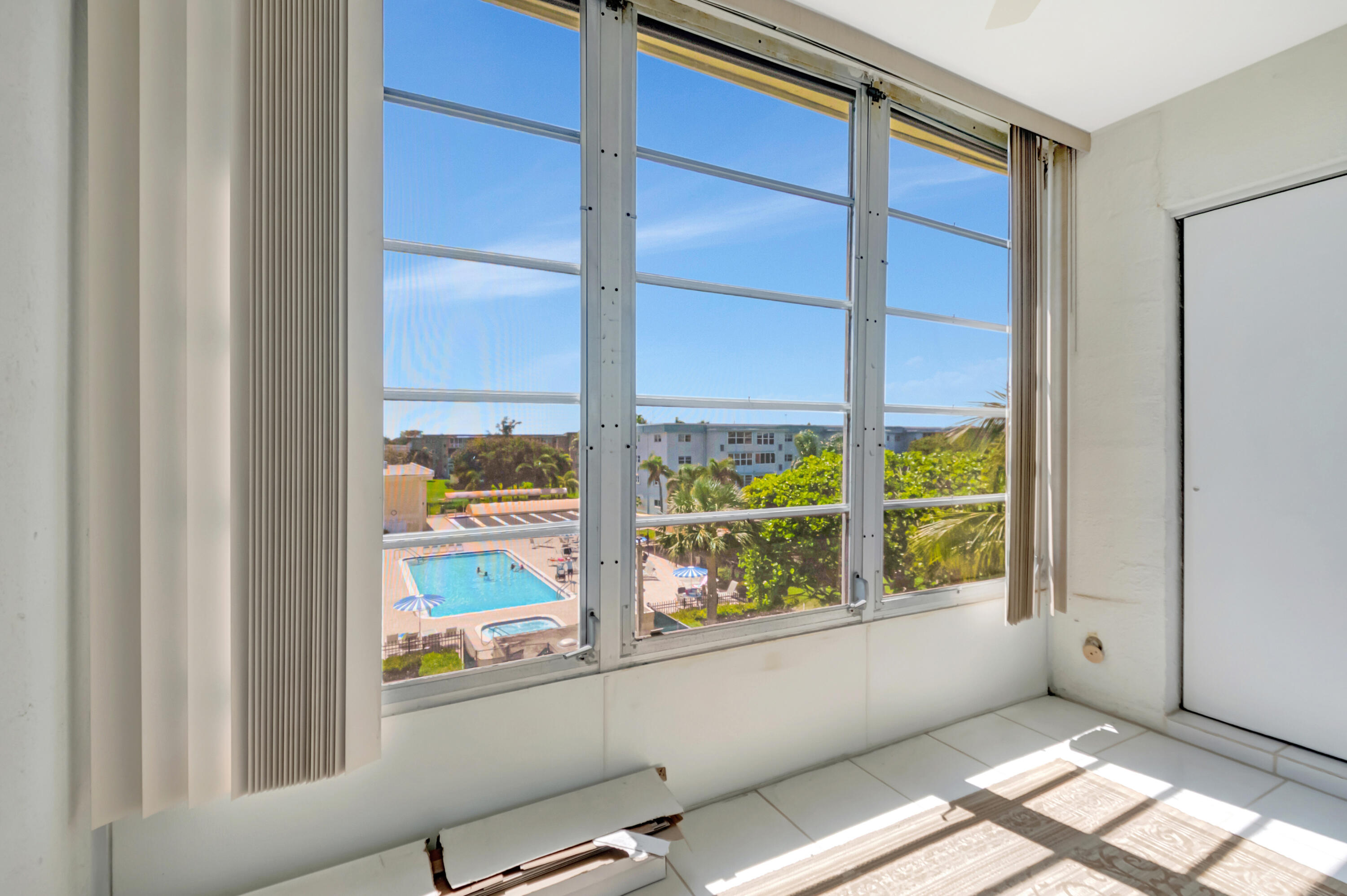 2515 NE 1st Court 412