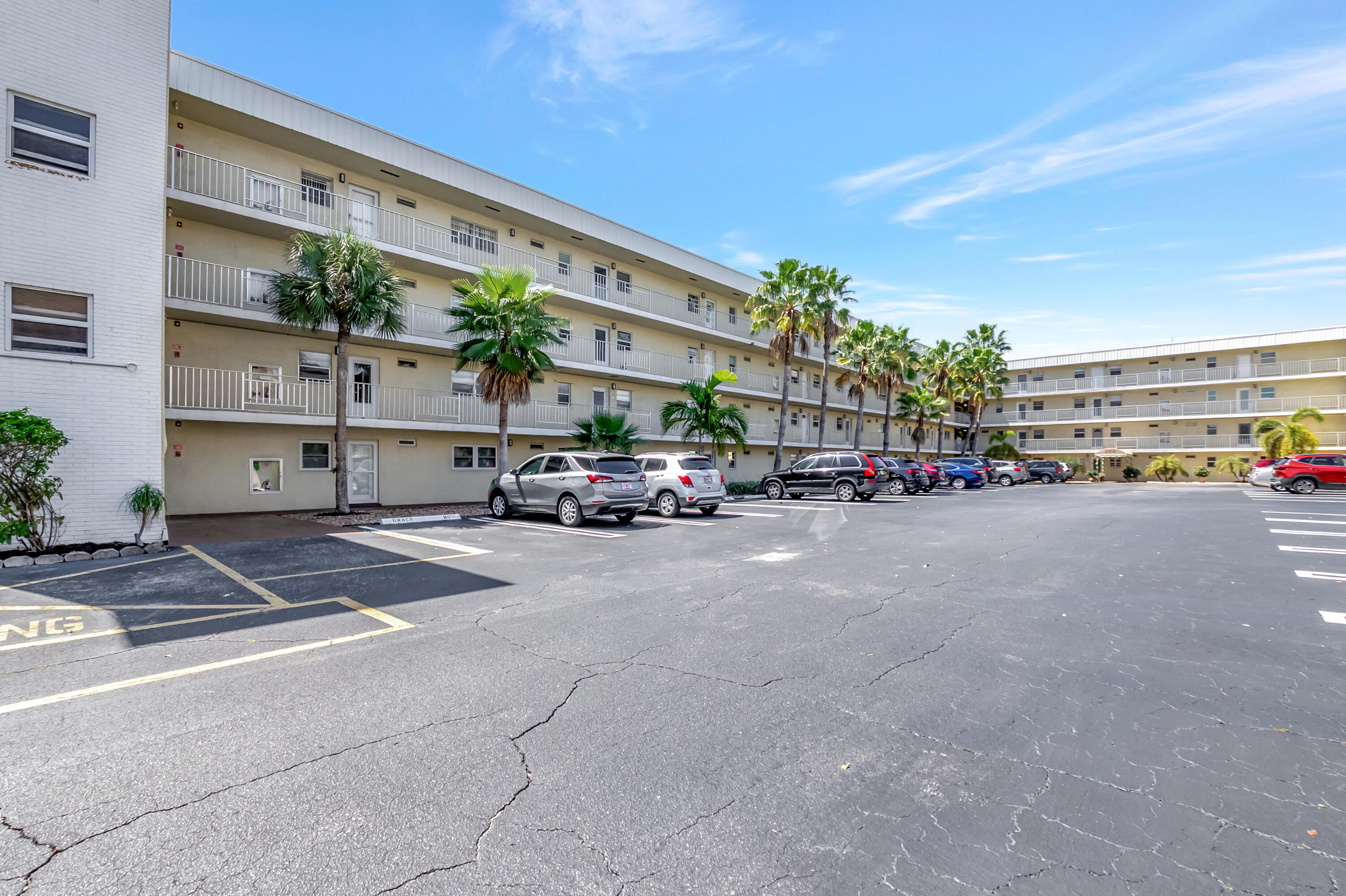 2515 NE 1st Court 412