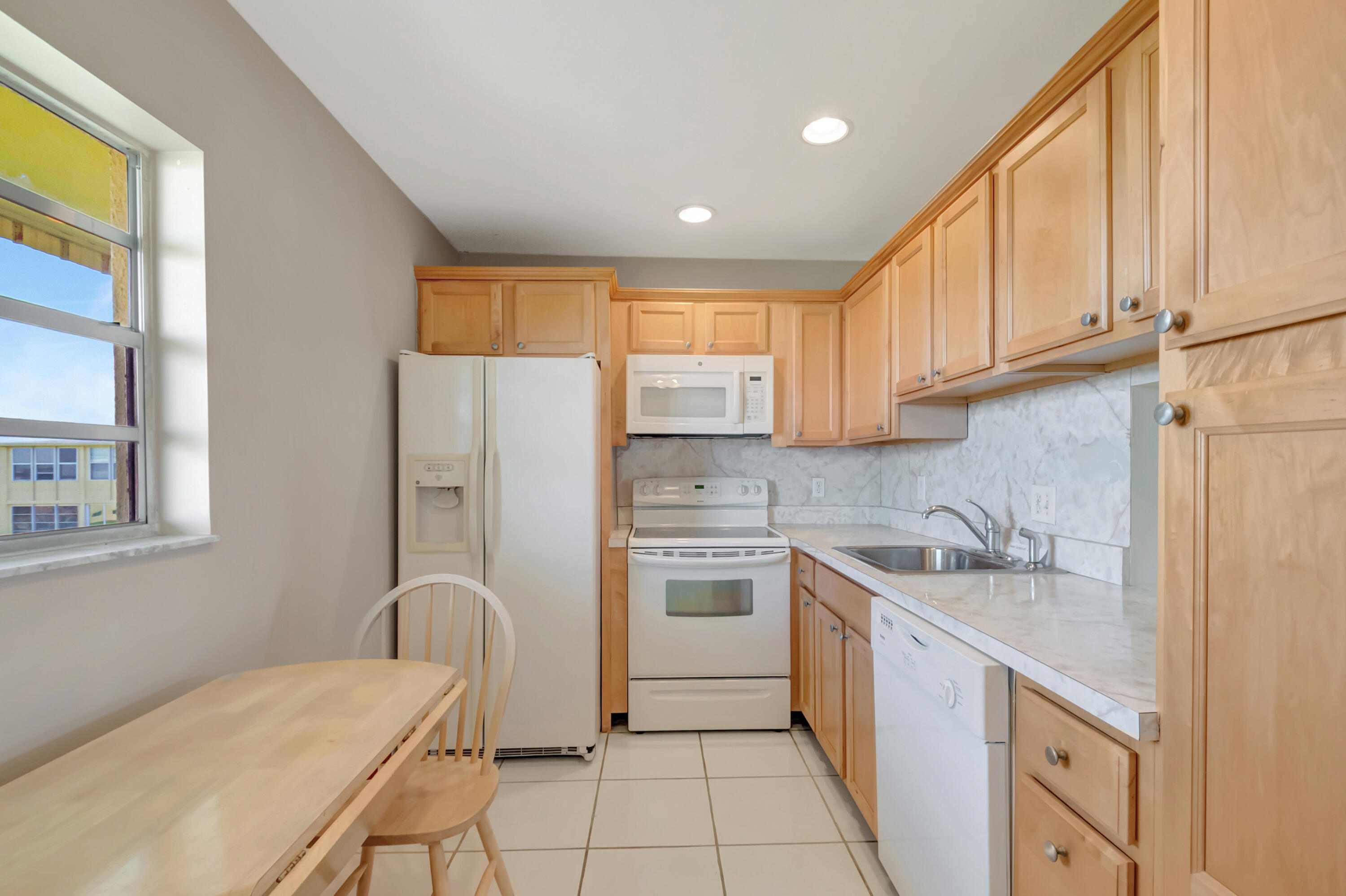2515 NE 1st Court 412