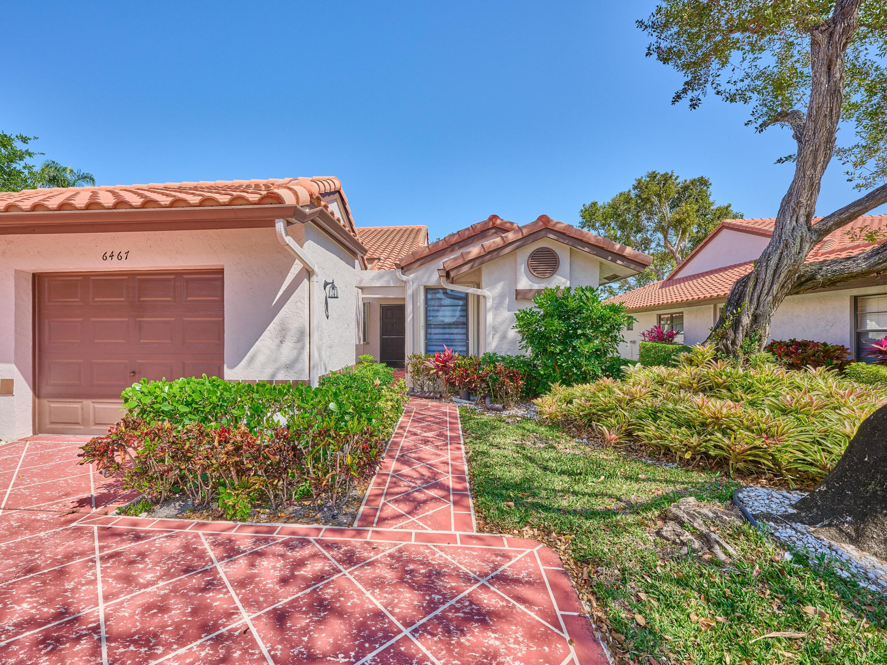 6467 Royal Manor Circle