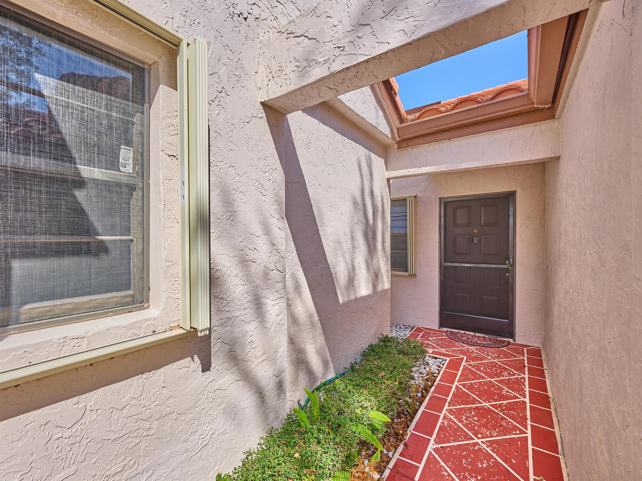 6467 Royal Manor Circle