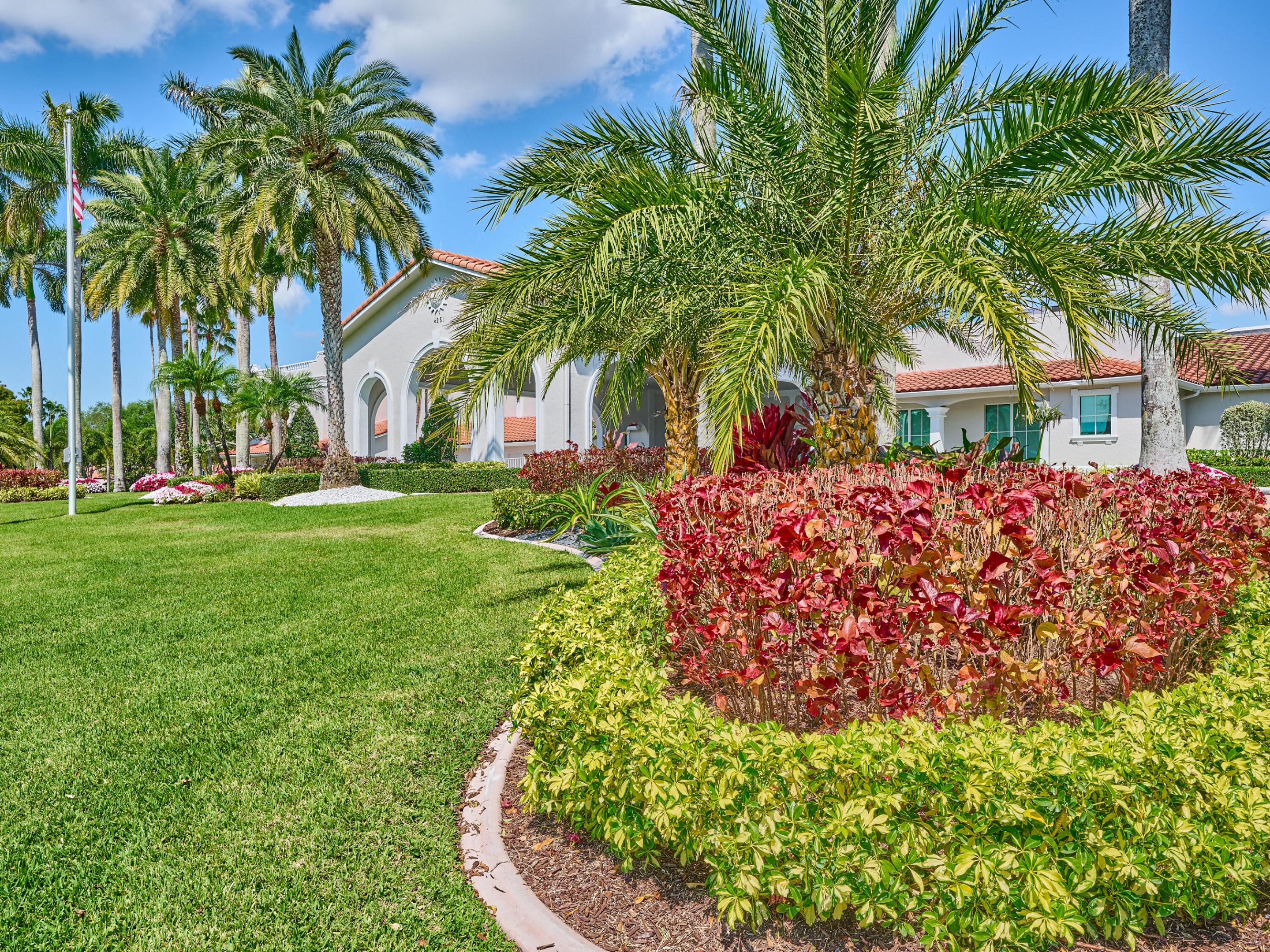 6467 Royal Manor Circle