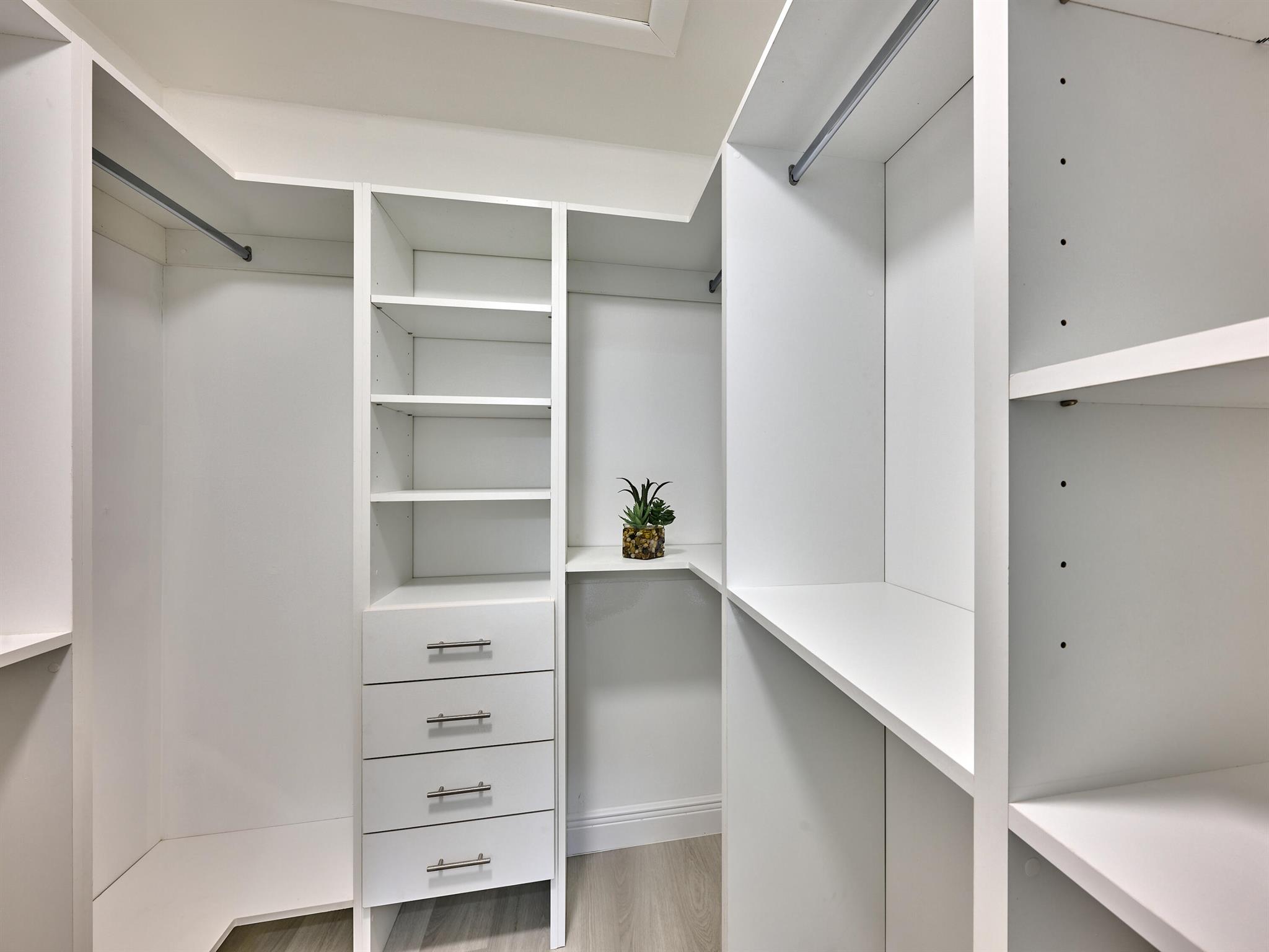 6467 Royal Manor Circle