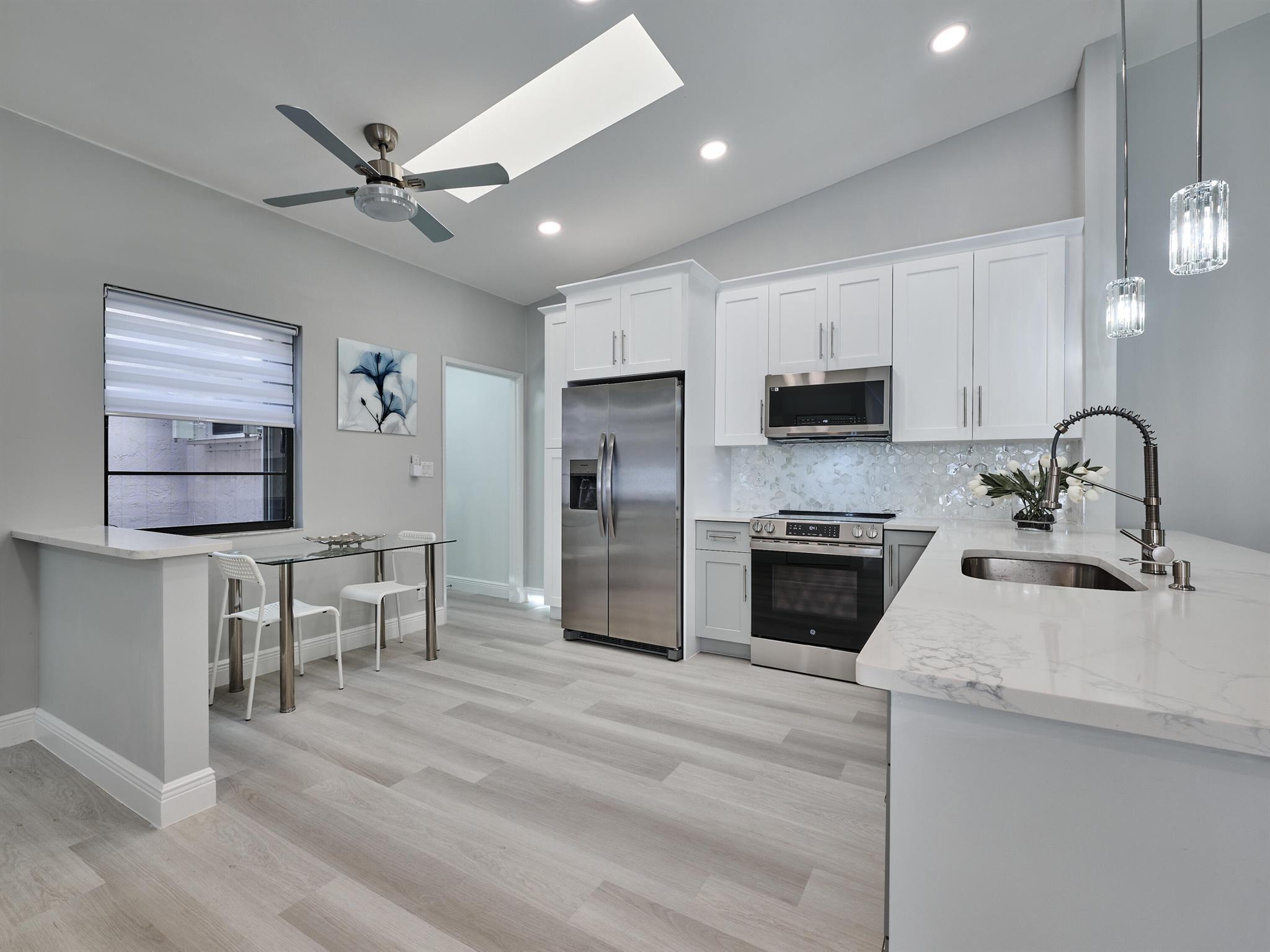 6467 Royal Manor Circle