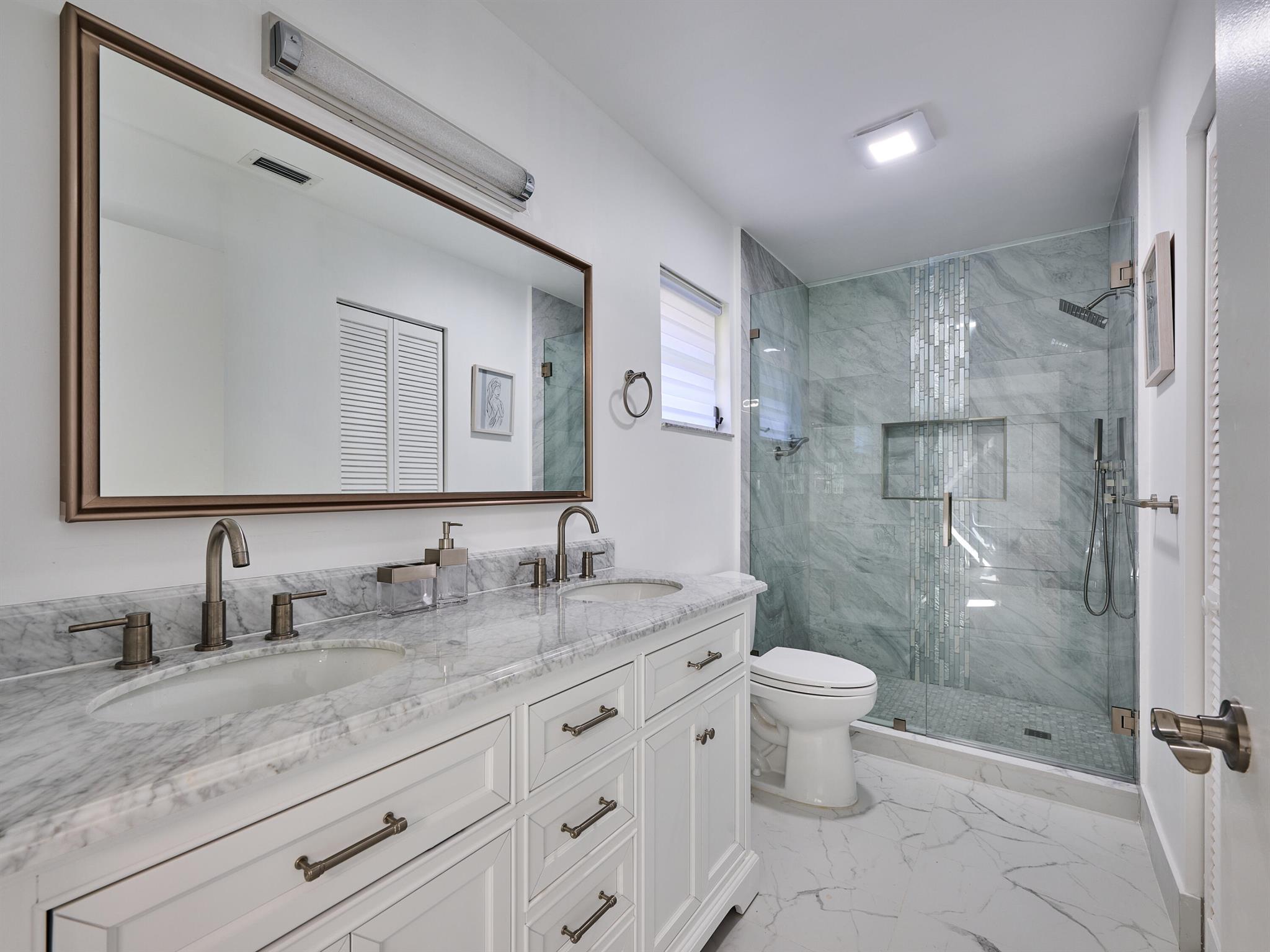 6467 Royal Manor Circle