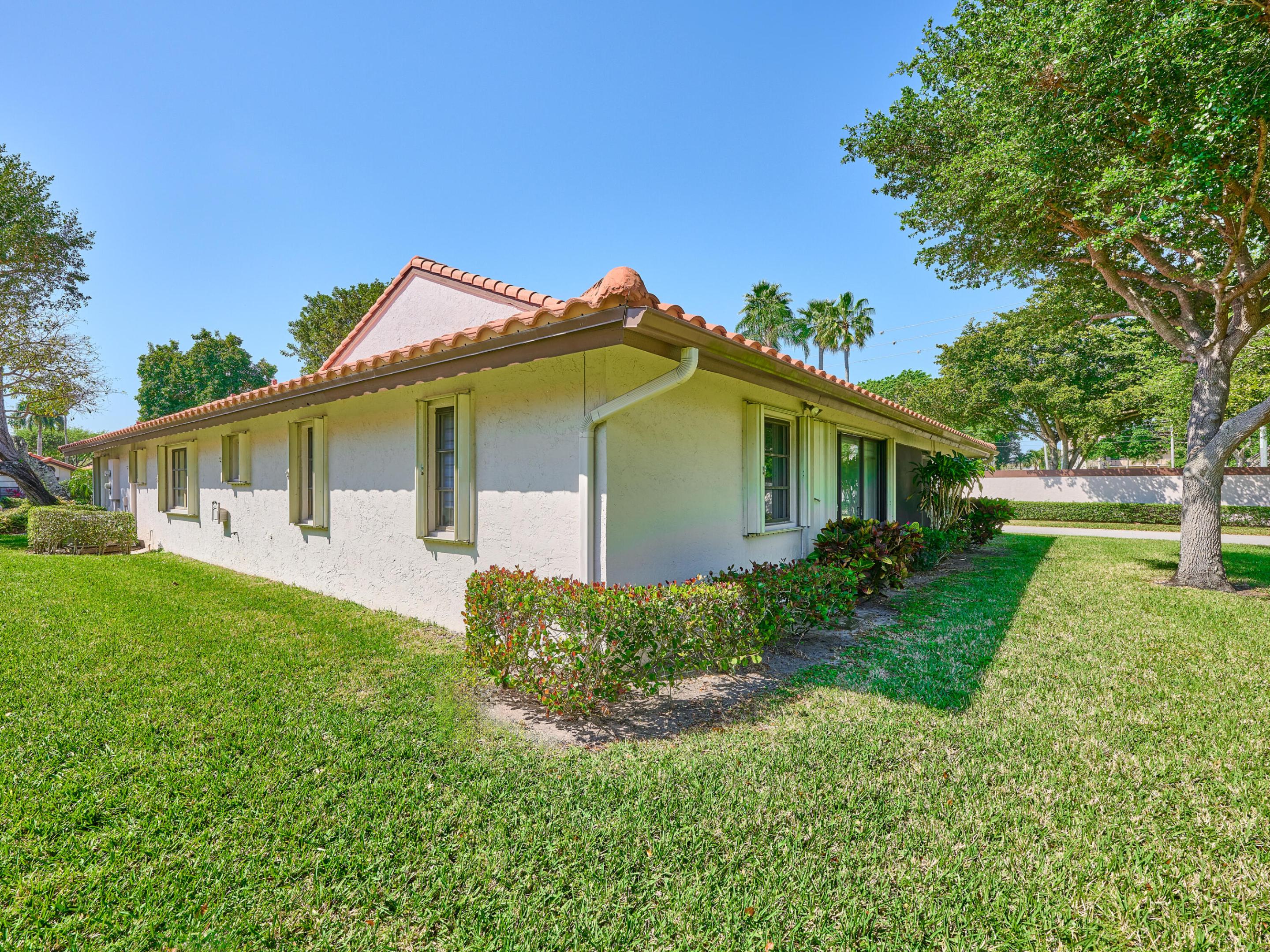 6467 Royal Manor Circle