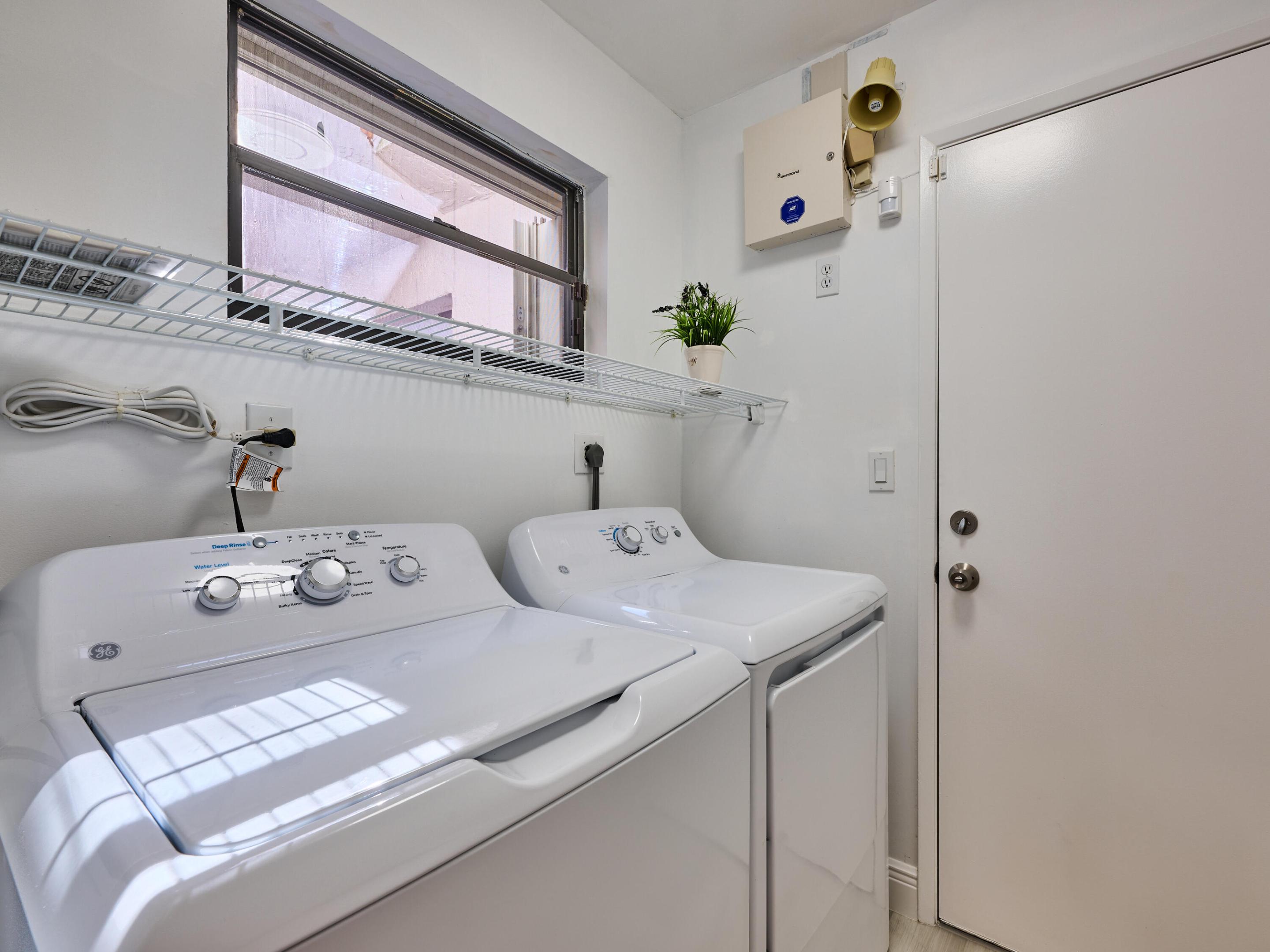 6467 Royal Manor Circle