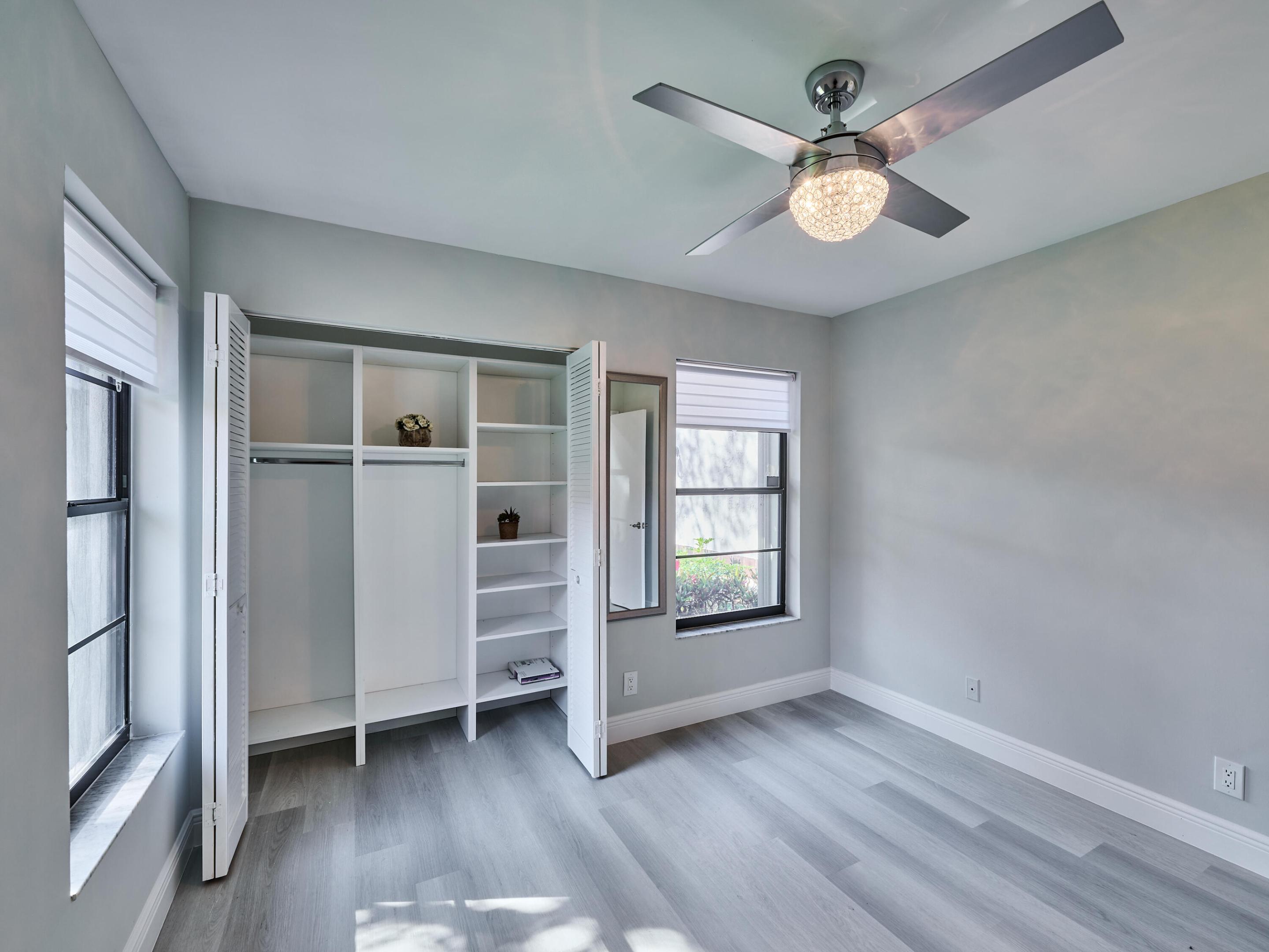 6467 Royal Manor Circle