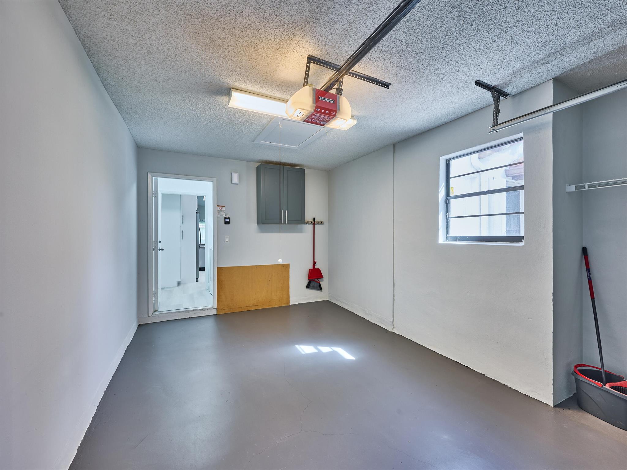 6467 Royal Manor Circle