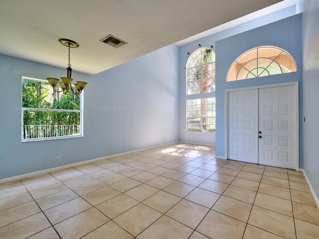 104 Devonshire Circle