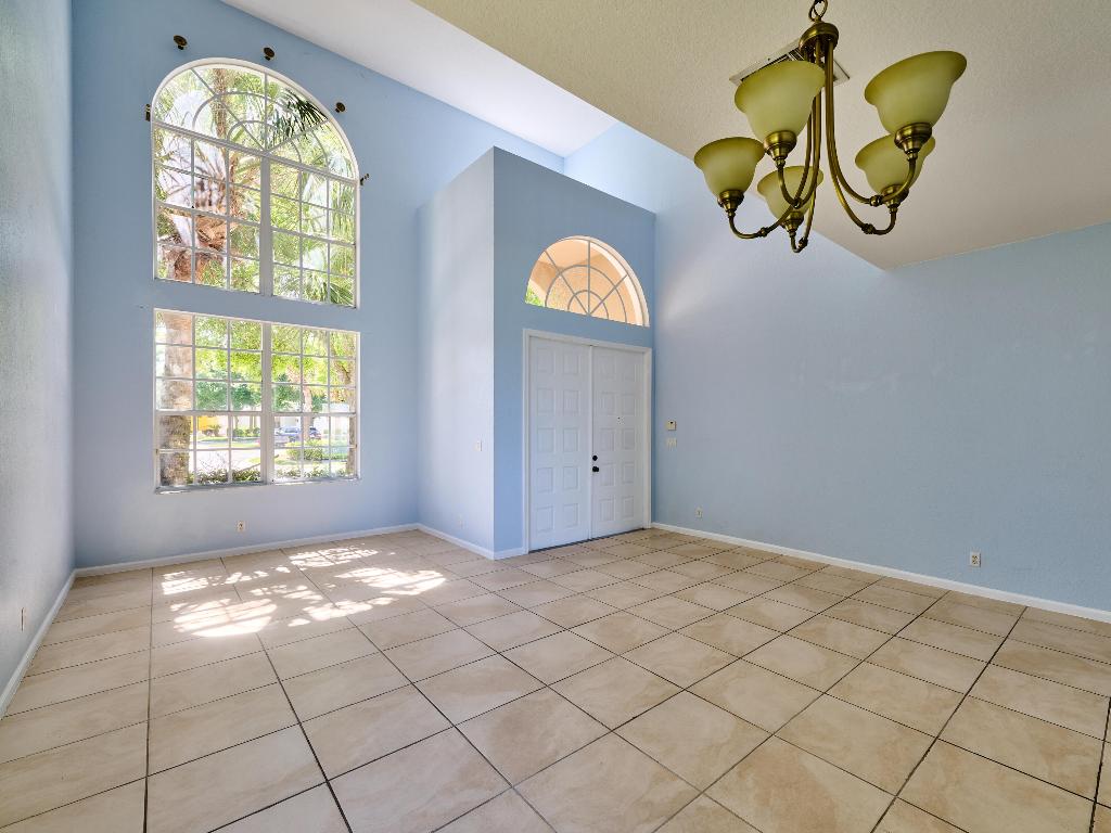 104 Devonshire Circle