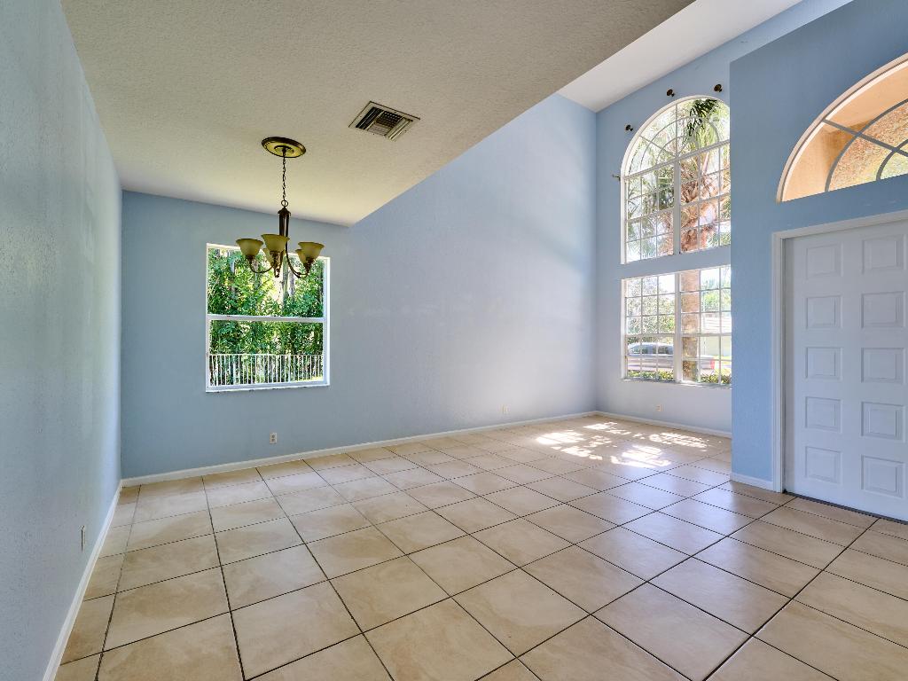 104 Devonshire Circle