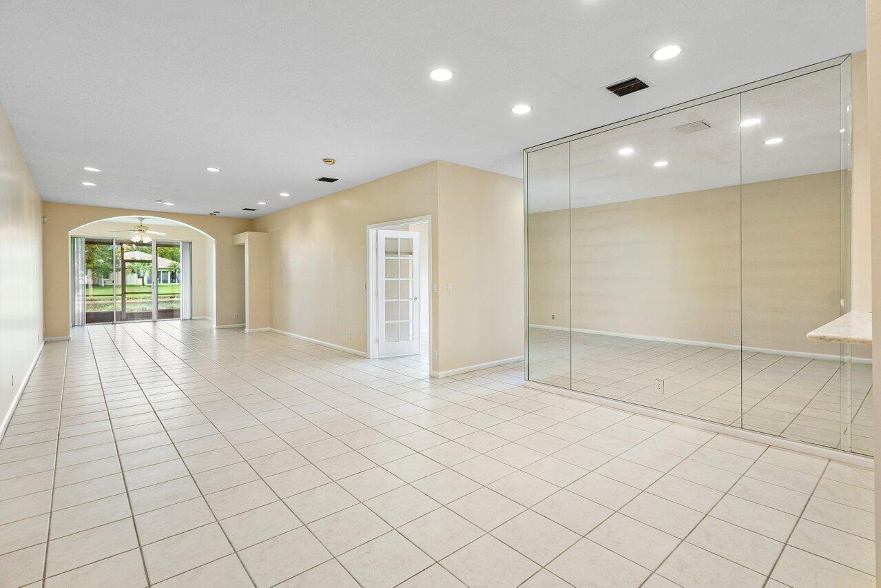 10849 Royal Caribbean Circle