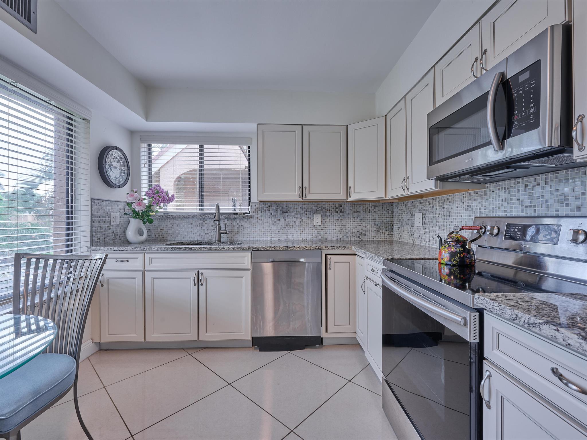 11205 Green Lake 204 Drive 204