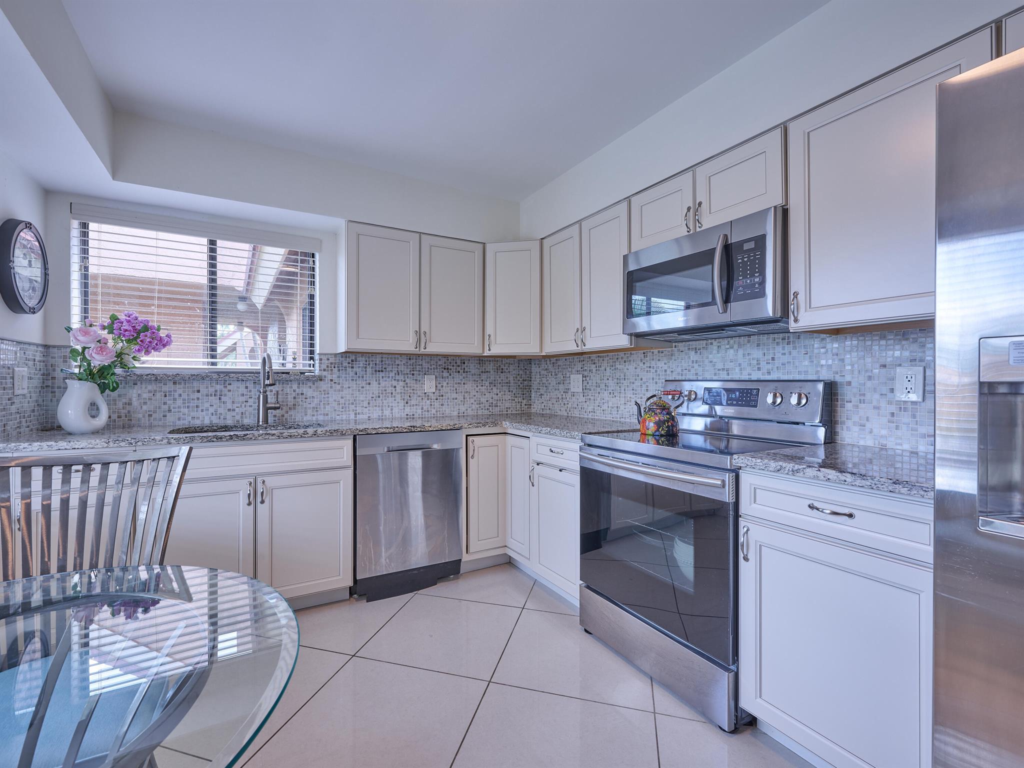 11205 Green Lake 204 Drive 204