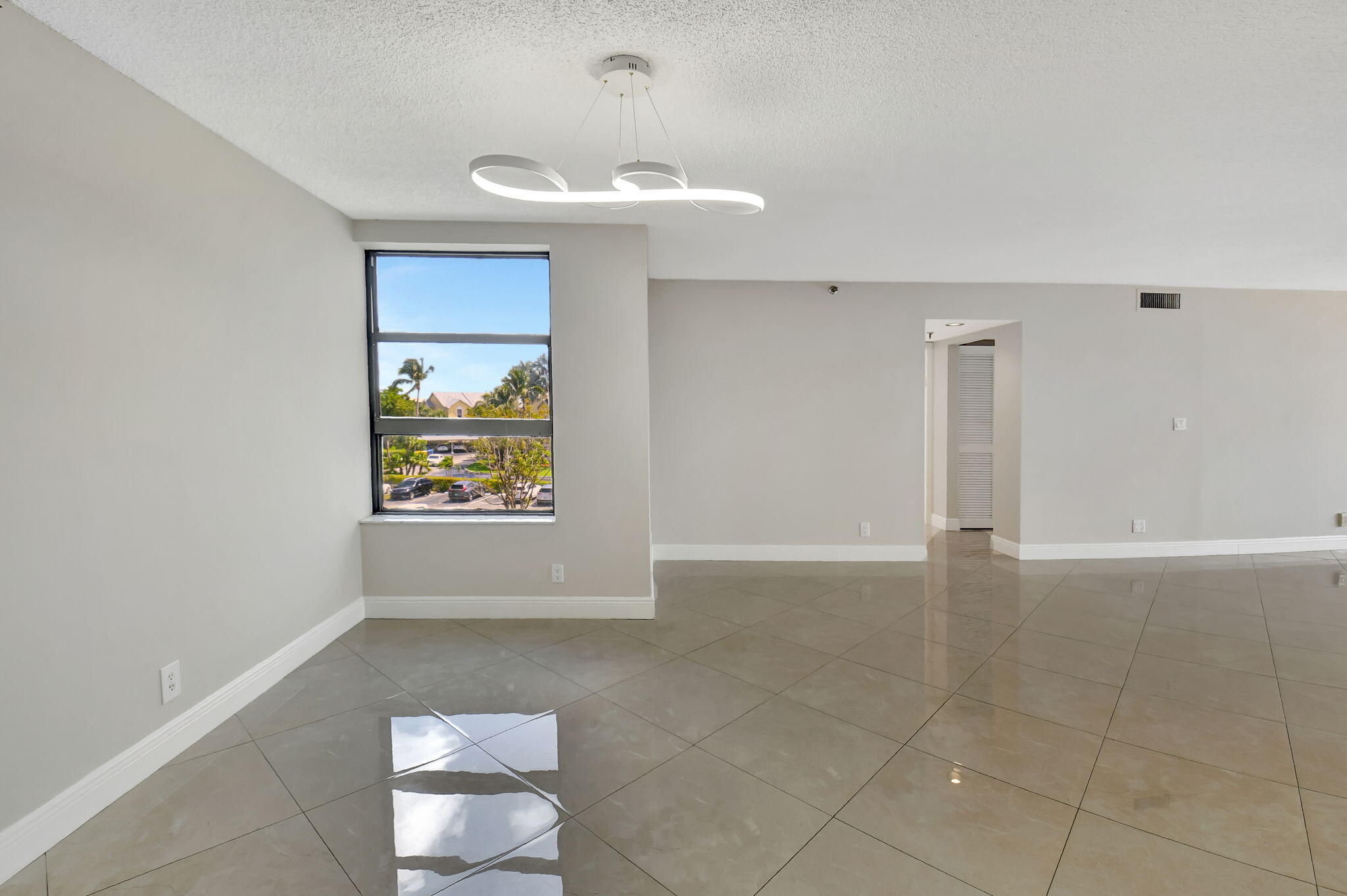 6372 La Costa Drive 302