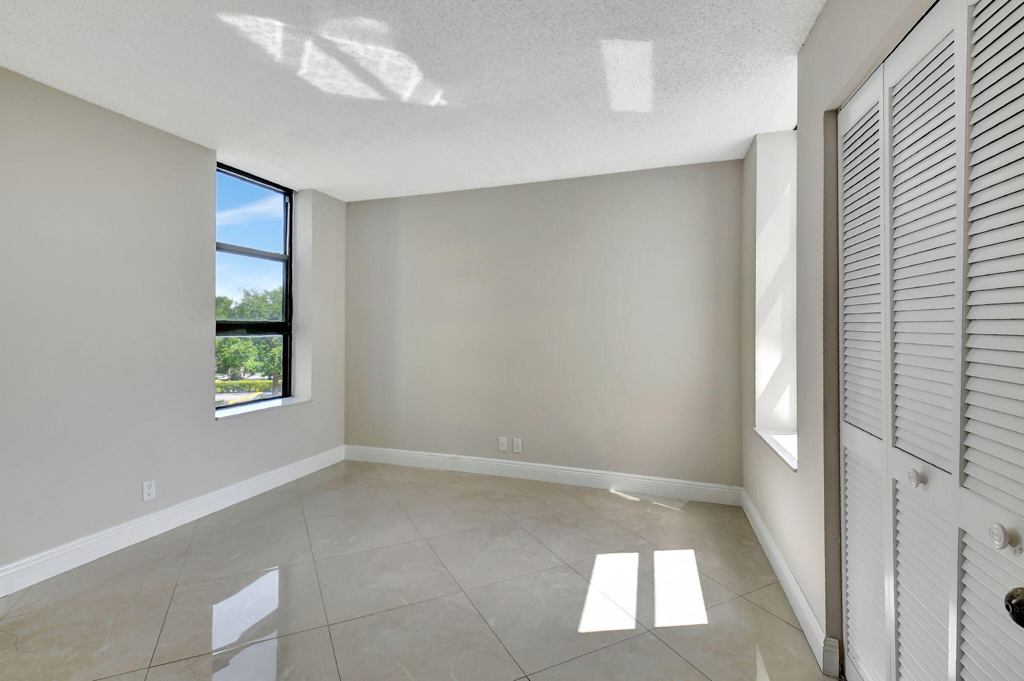 6372 La Costa Drive 302