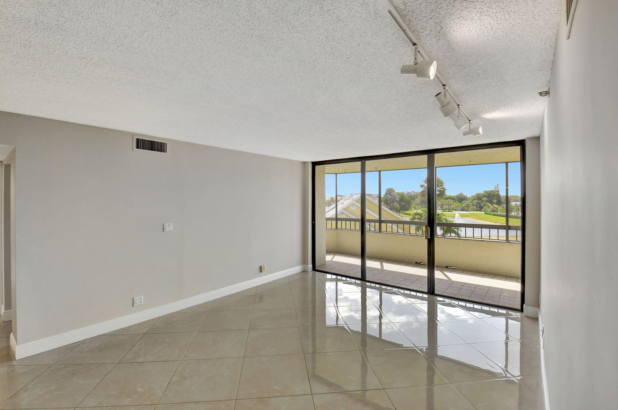 6372 La Costa Drive 302