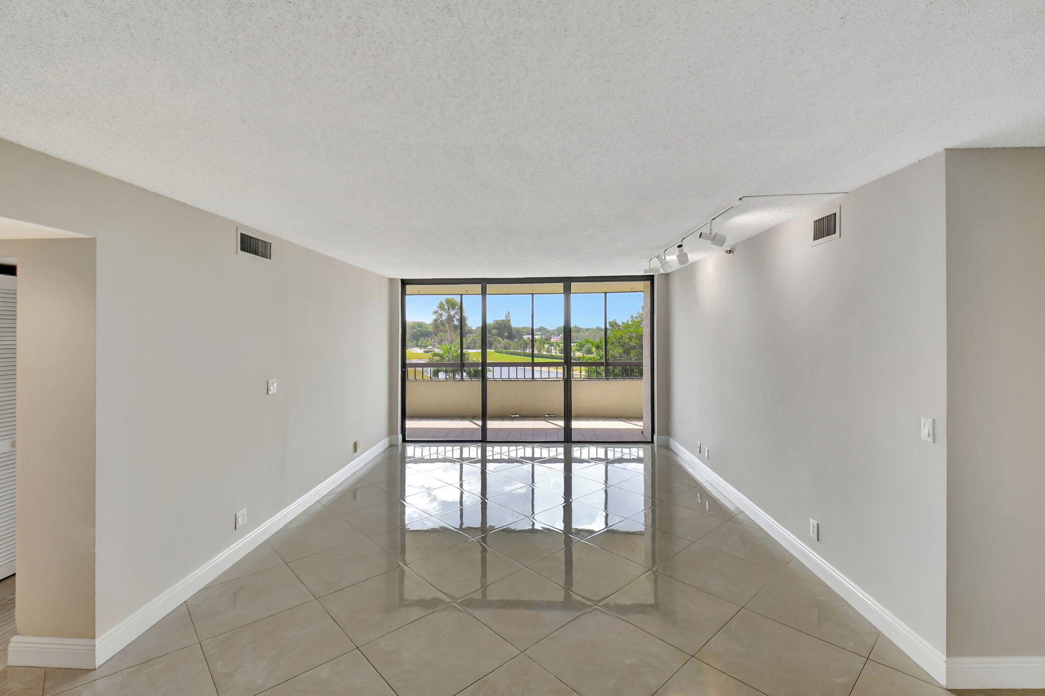 6372 La Costa Drive 302