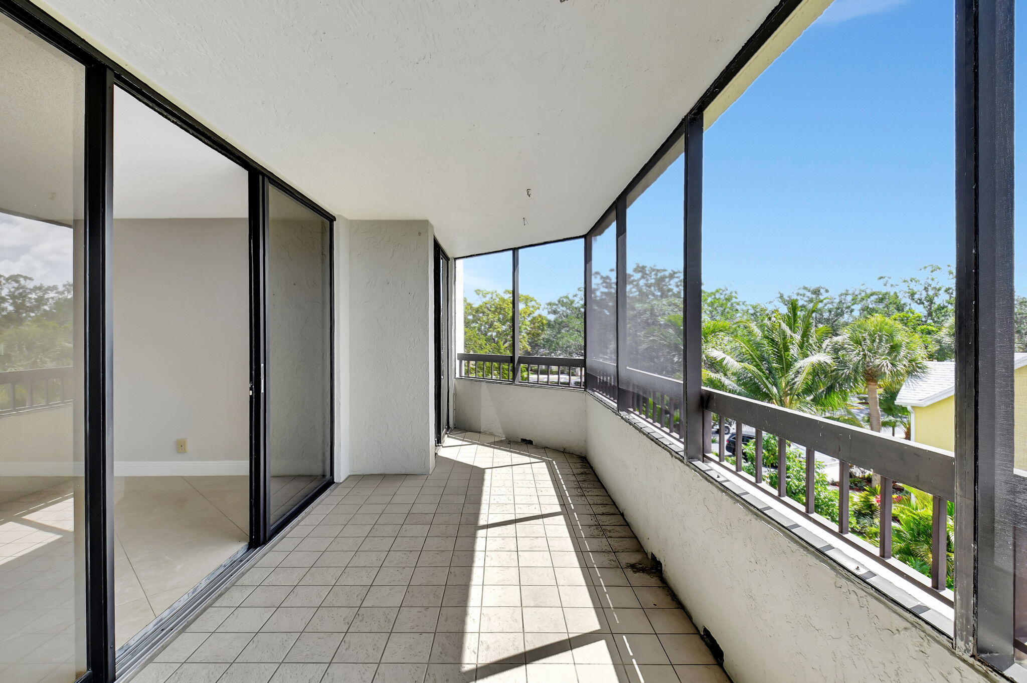 6372 La Costa Drive 302