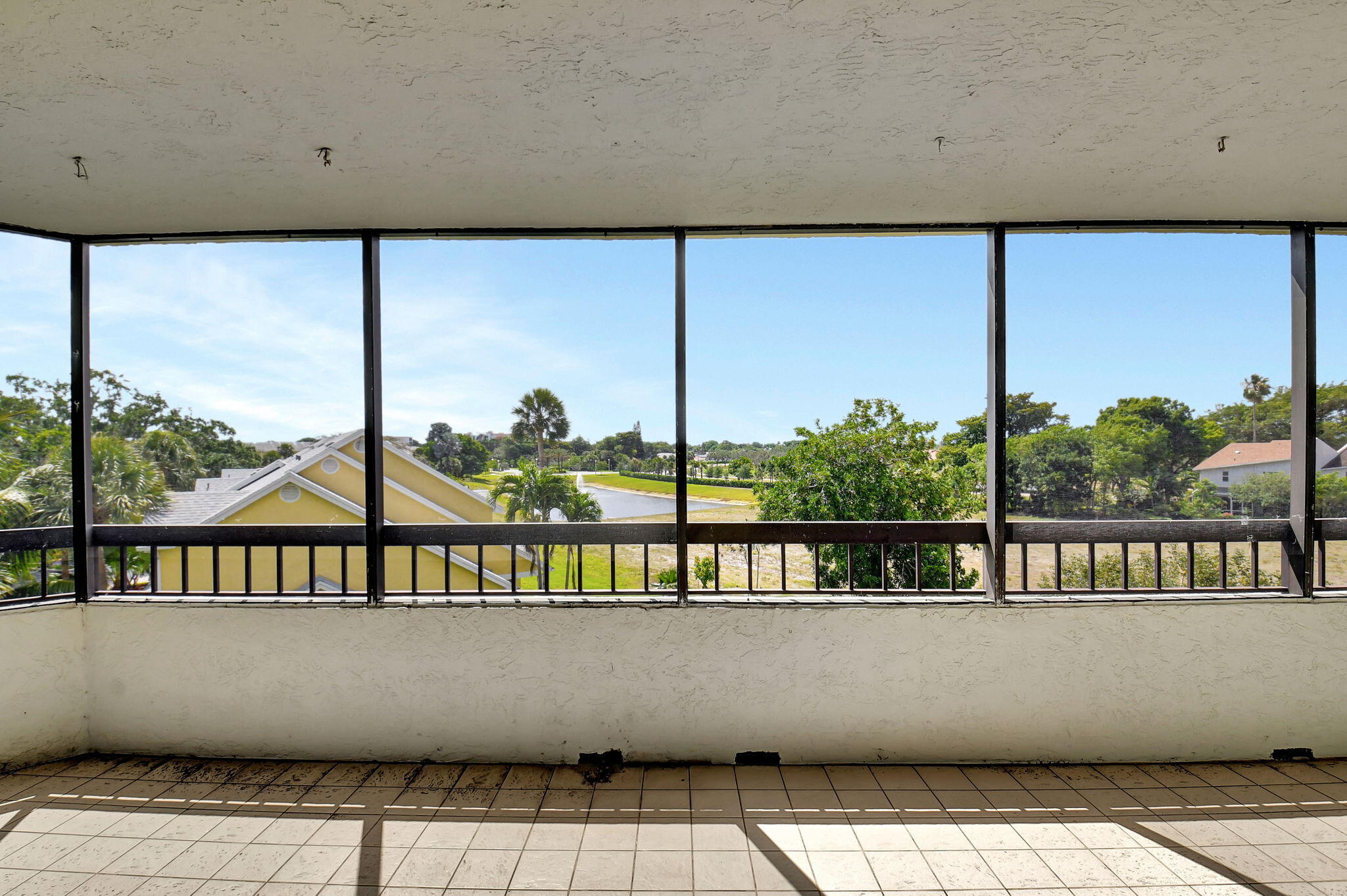 6372 La Costa Drive 302