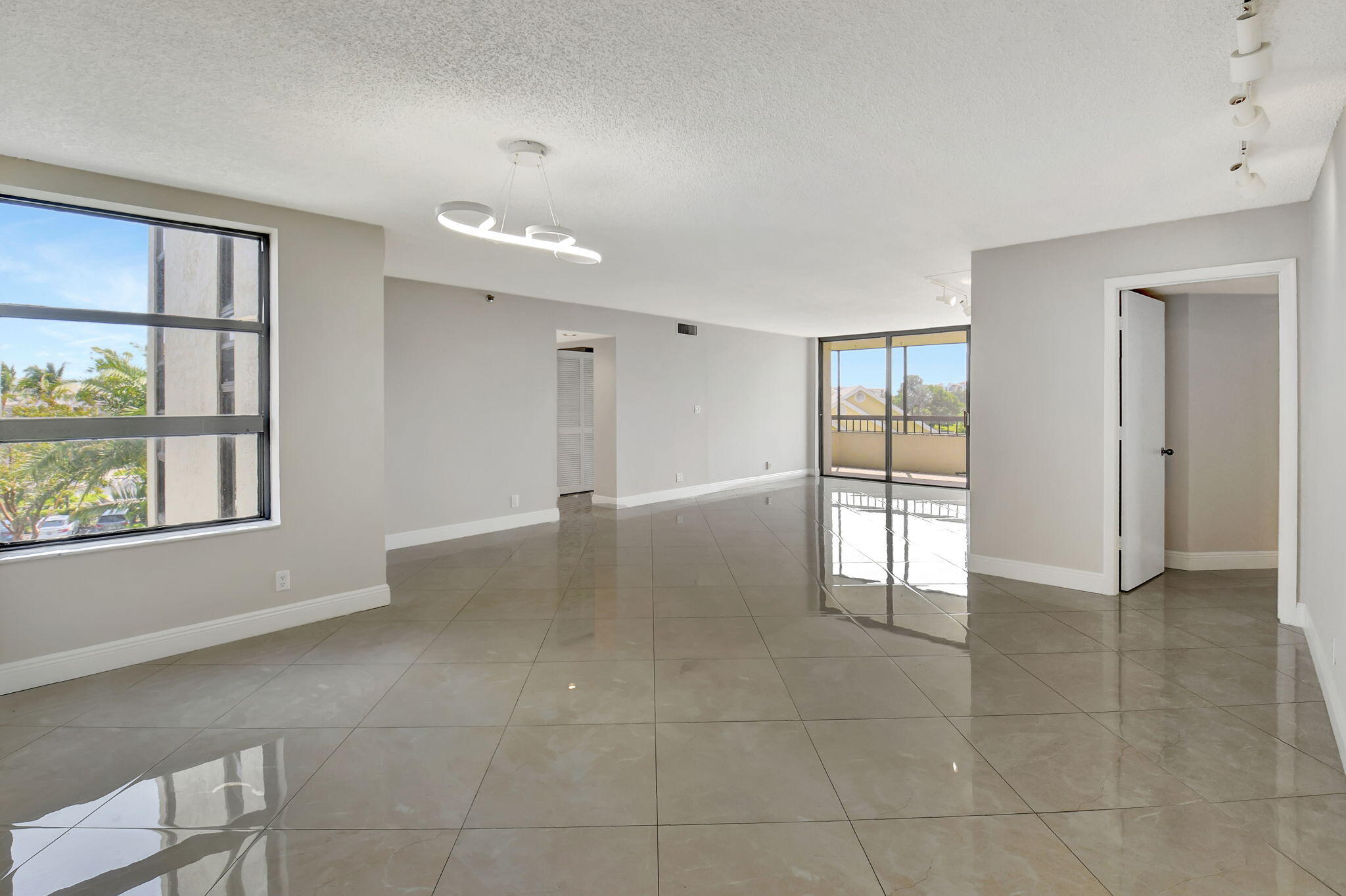 6372 La Costa Drive 302