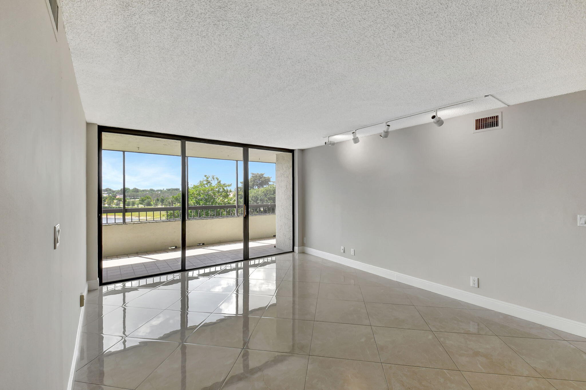 6372 La Costa Drive 302
