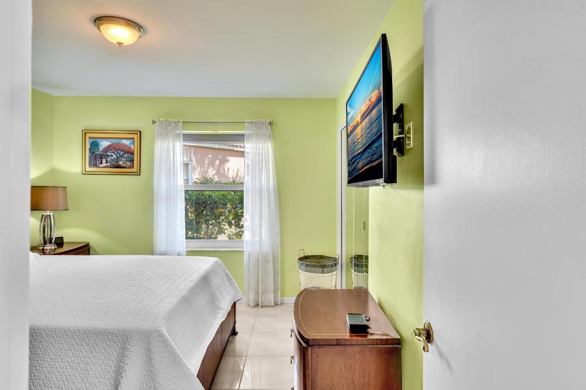 19323 King Palm Court