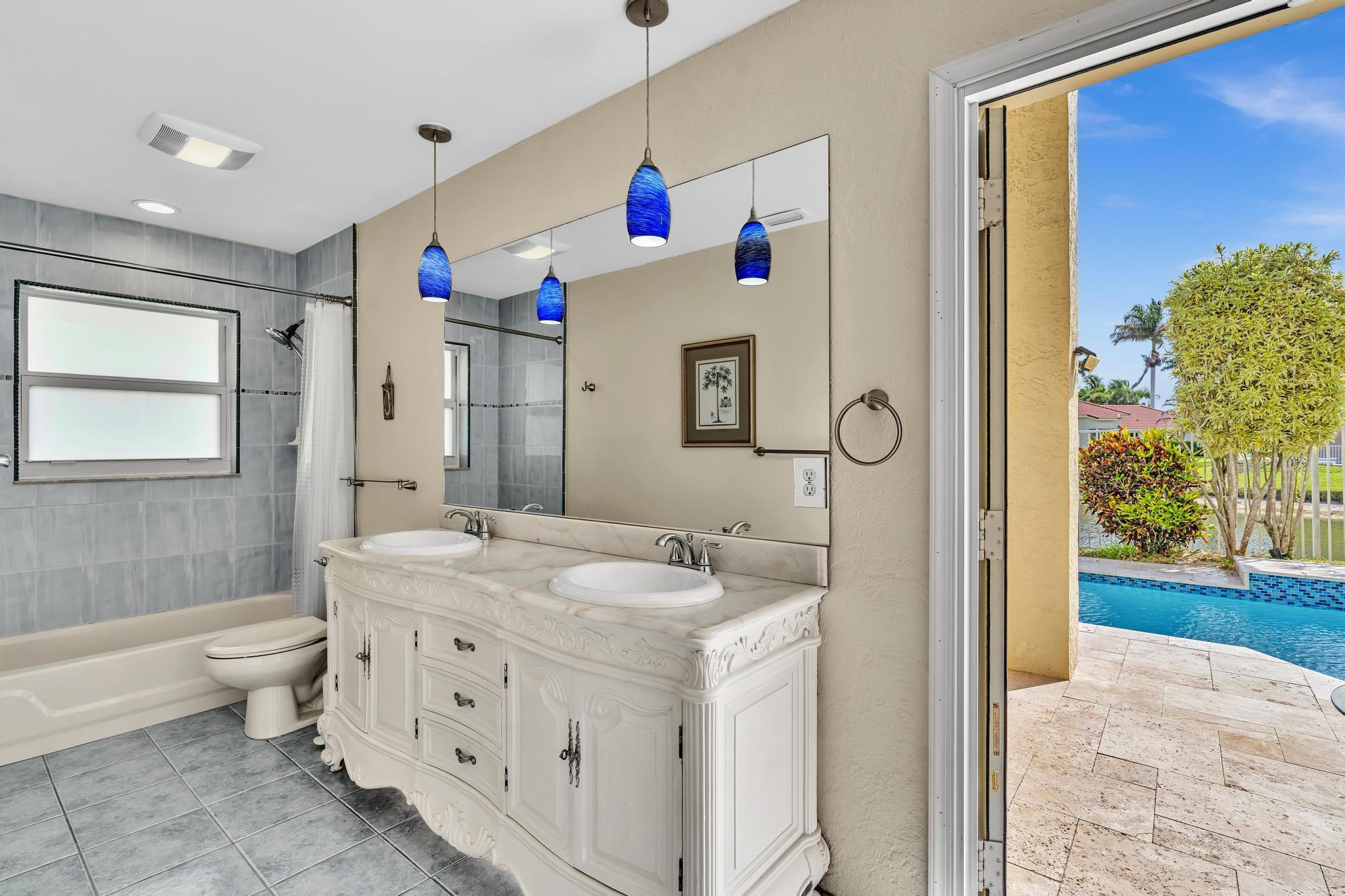 19323 King Palm Court