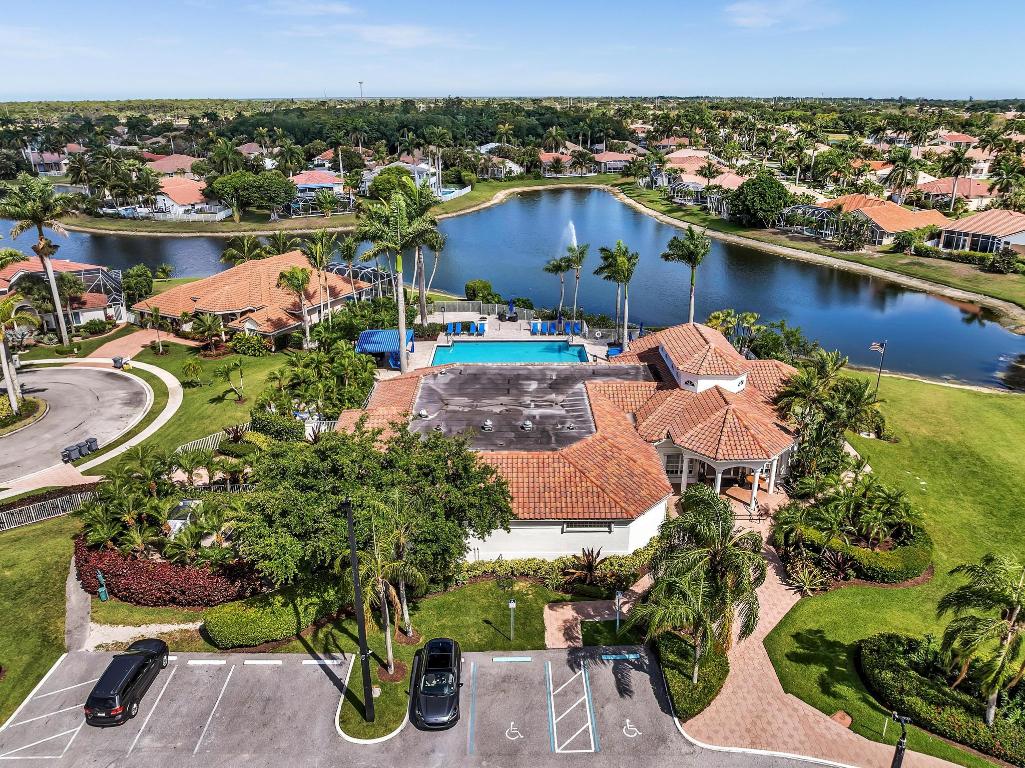 19323 King Palm Court