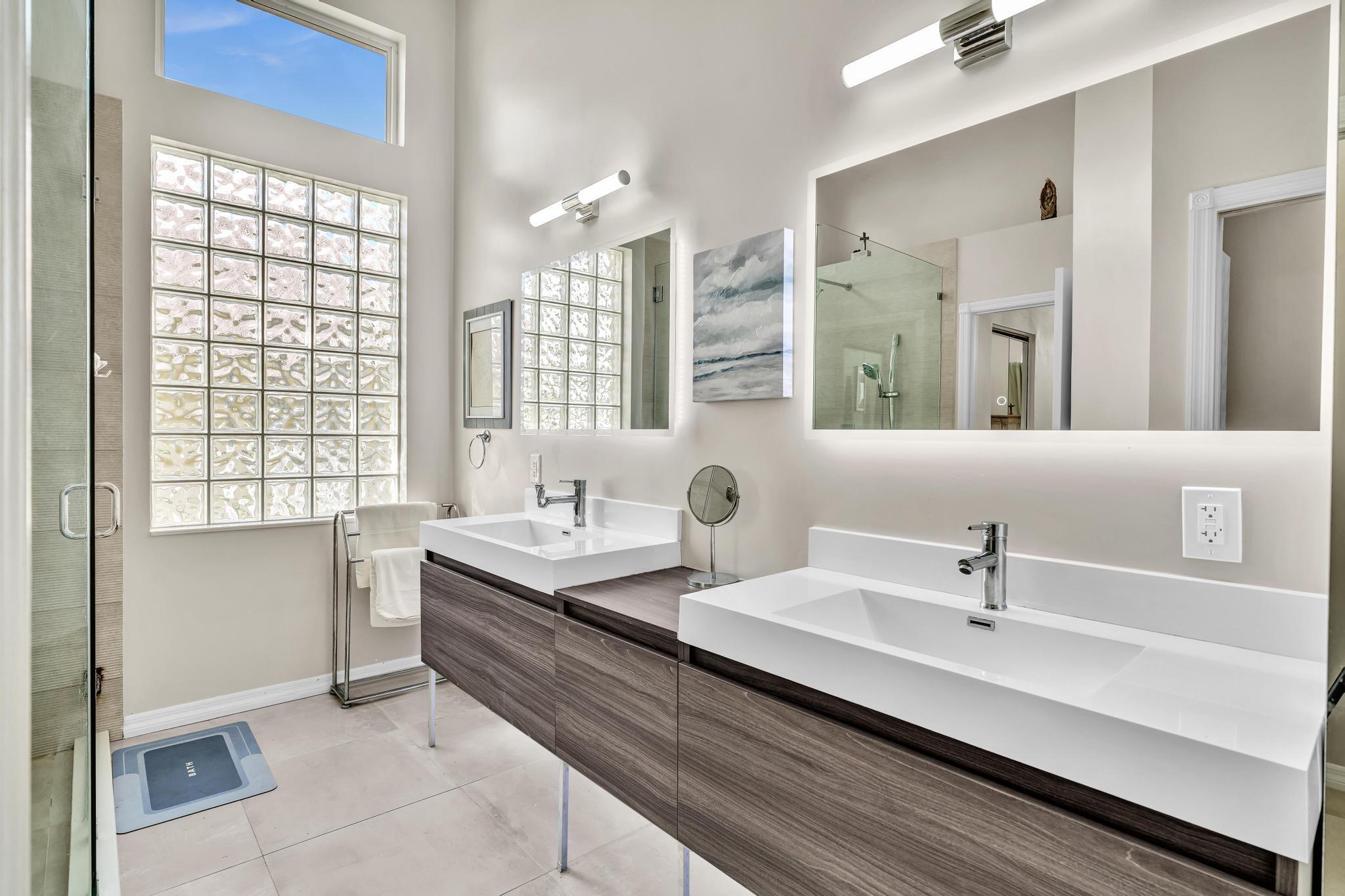 19323 King Palm Court