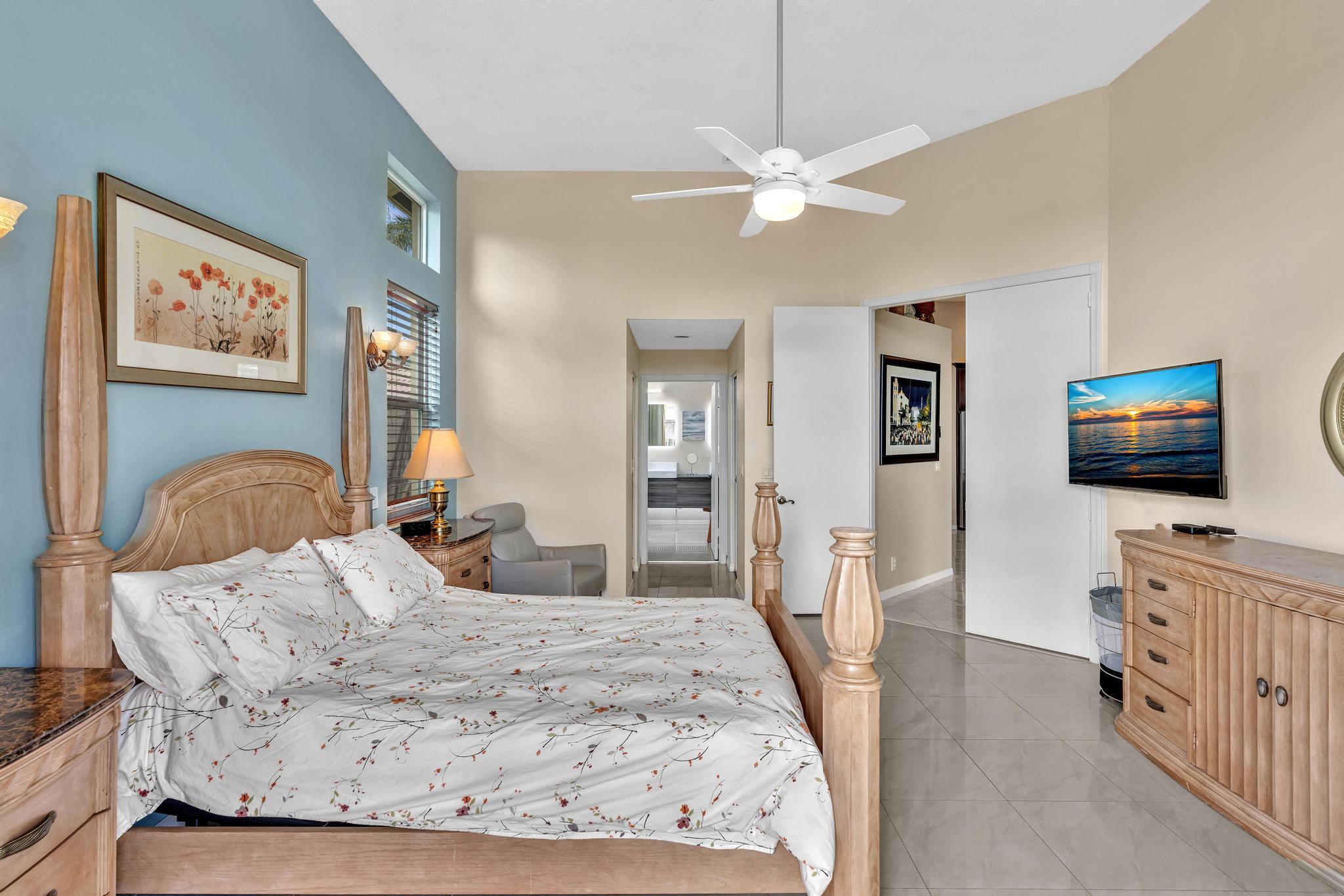 19323 King Palm Court