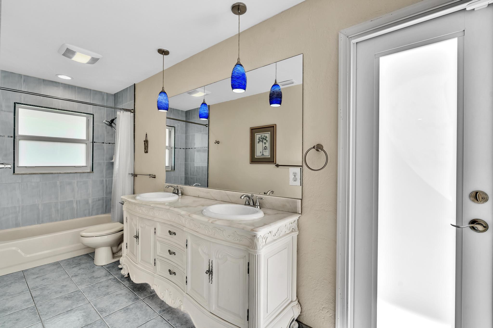 19323 King Palm Court