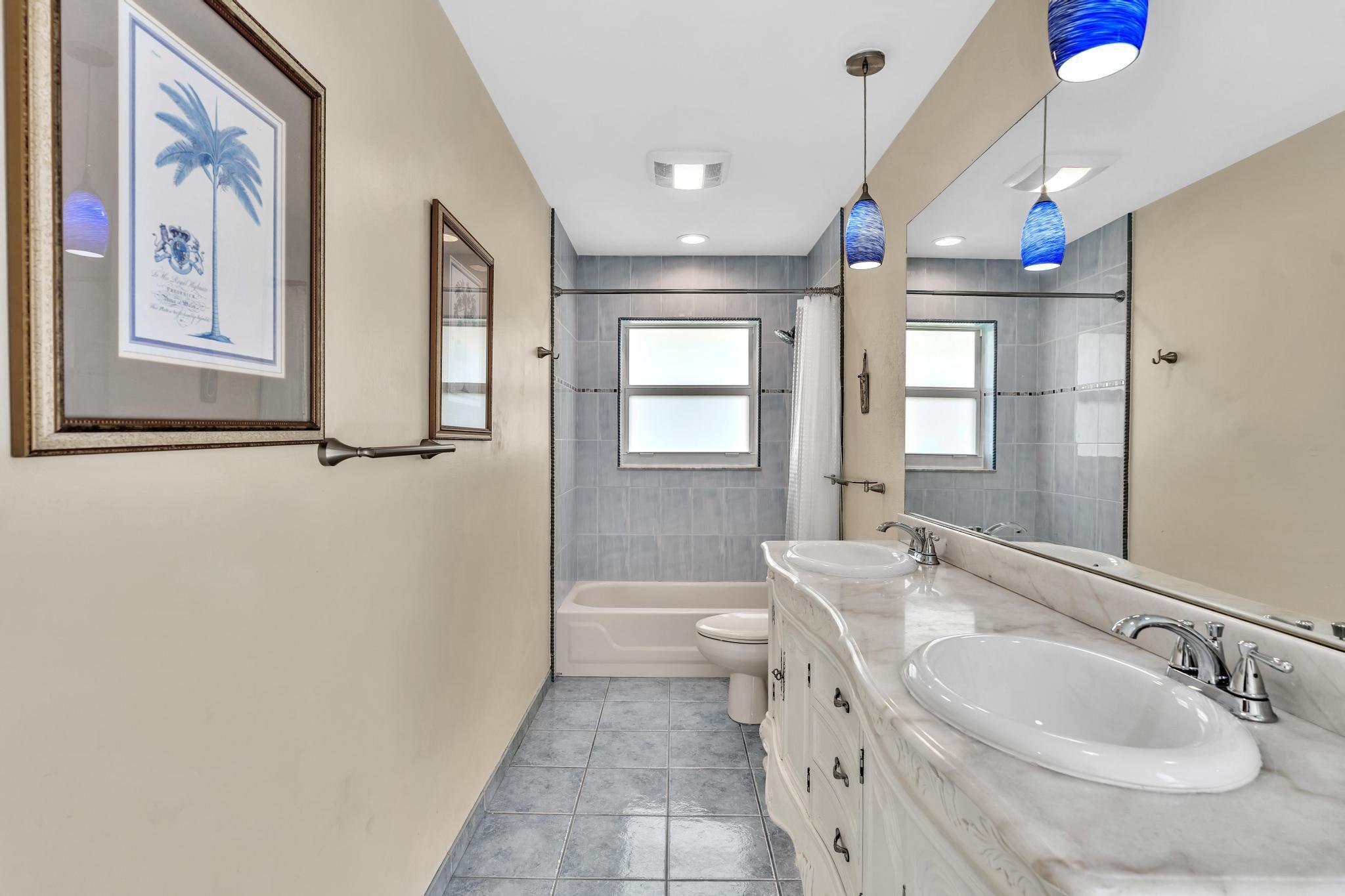 19323 King Palm Court