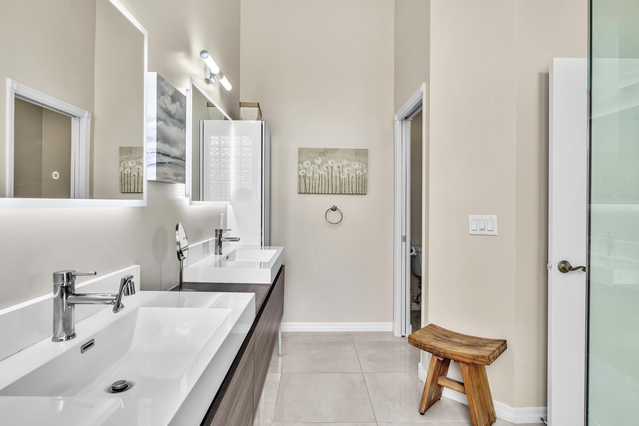 19323 King Palm Court