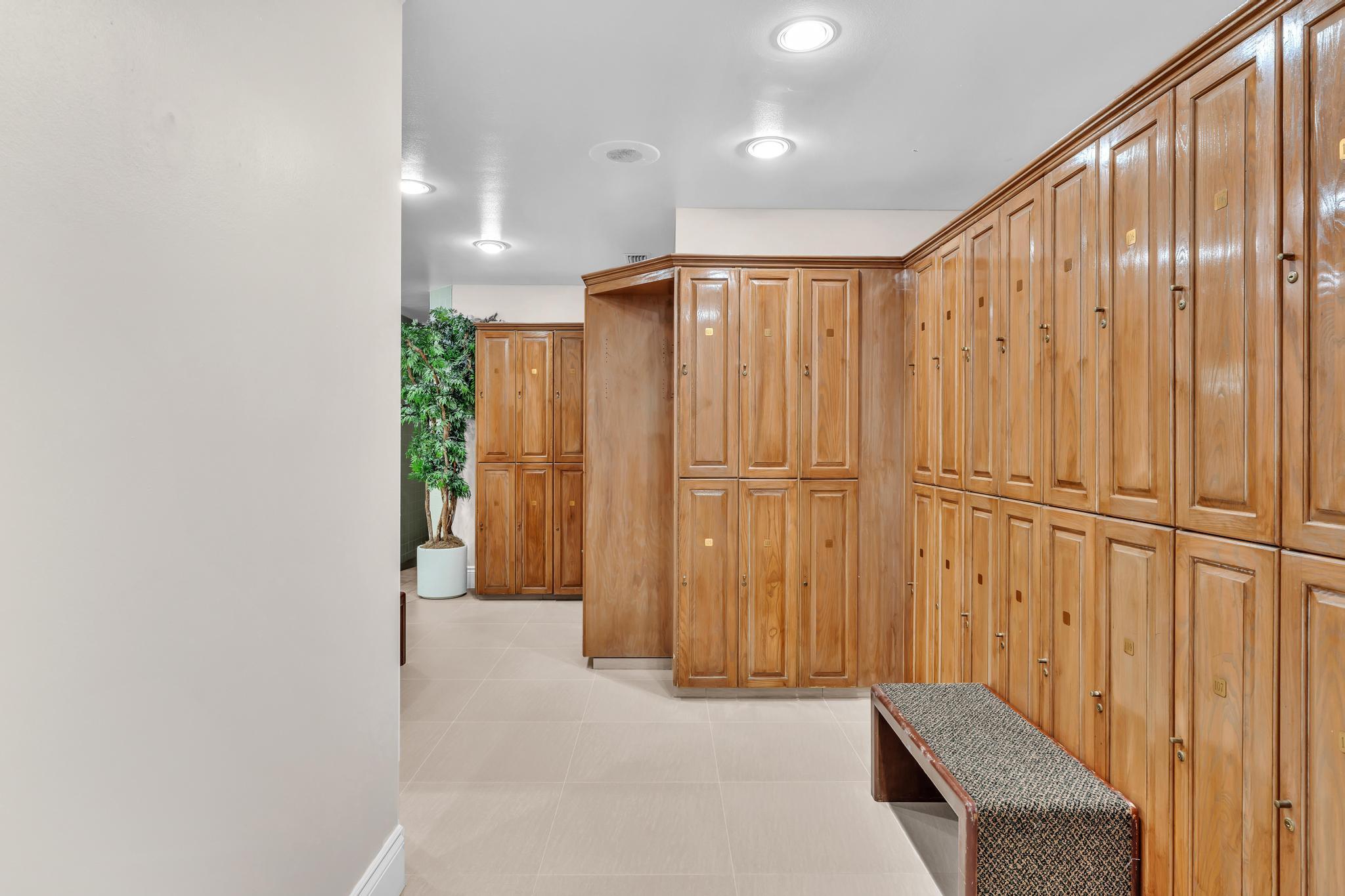 19323 King Palm Court