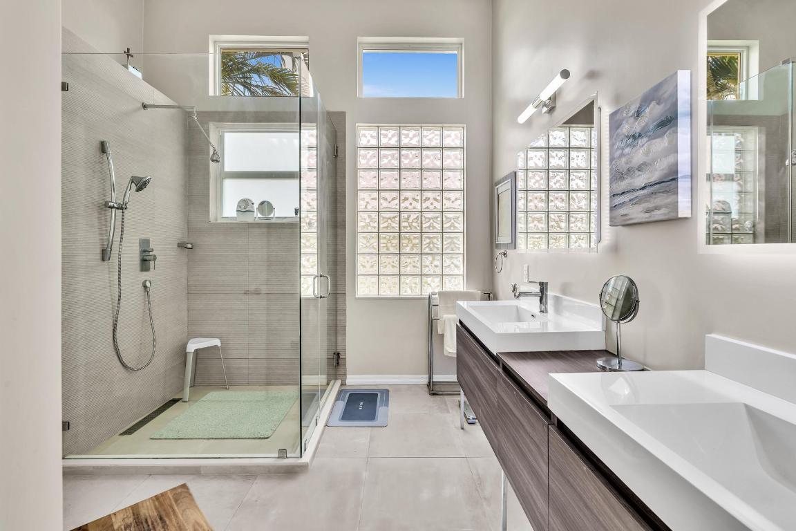 19323 King Palm Court