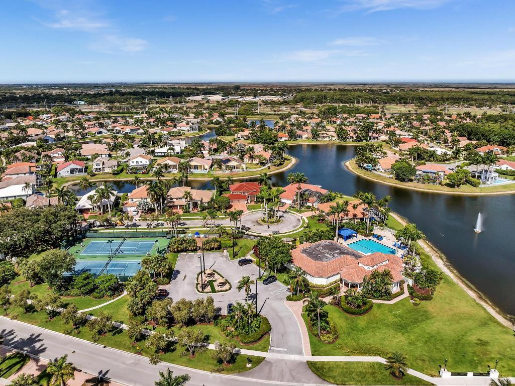 19323 King Palm Court