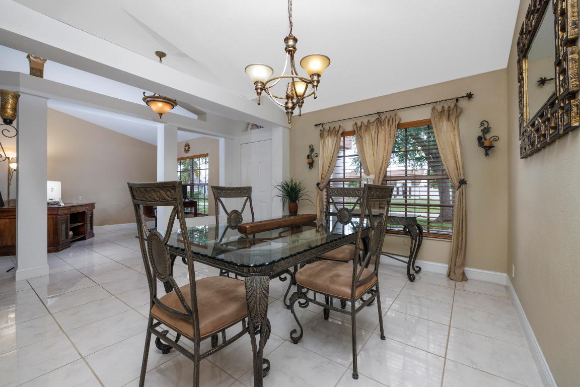 2401 SW Santana Avenue