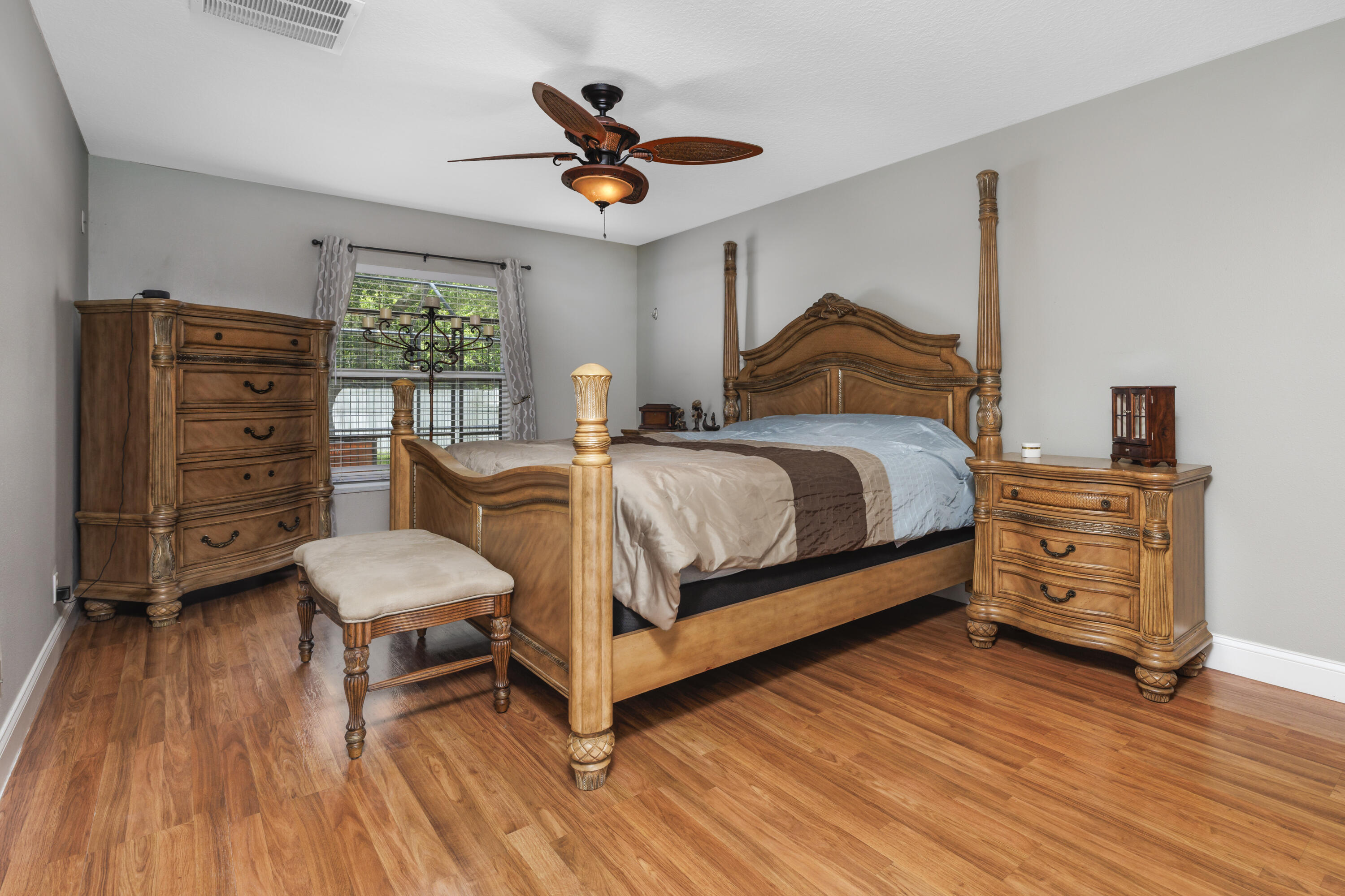 2401 SW Santana Avenue