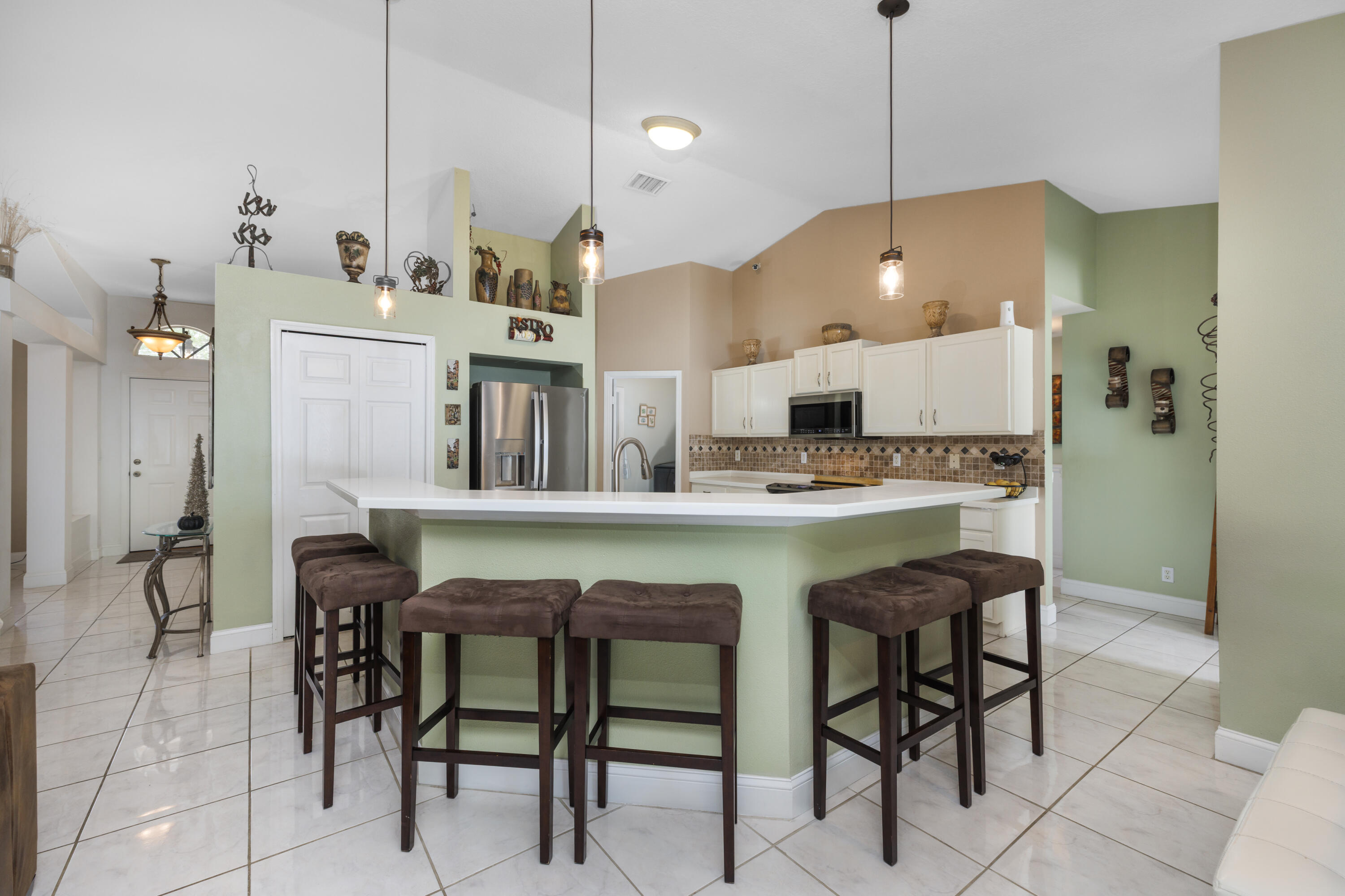 2401 SW Santana Avenue