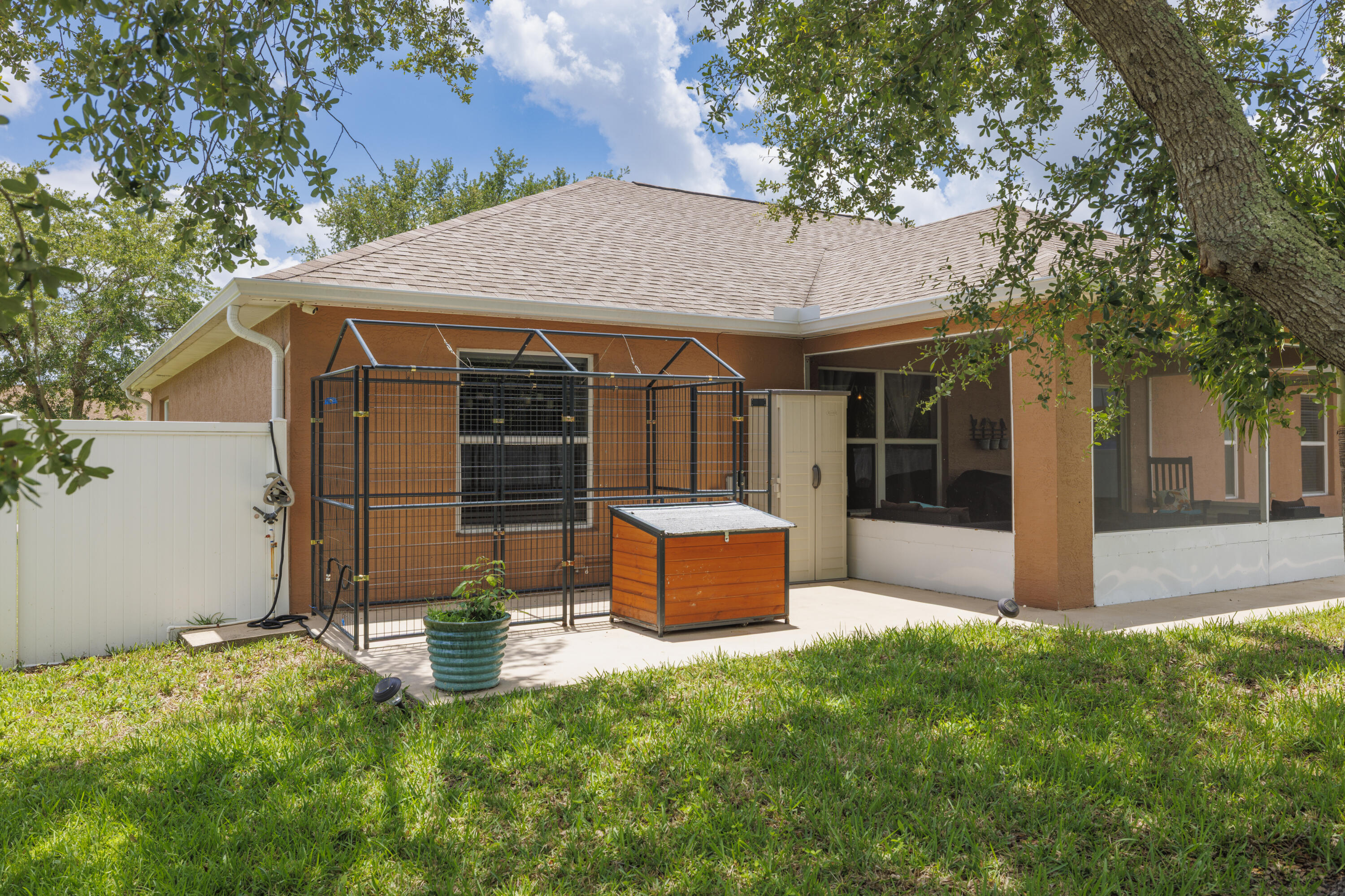 2401 SW Santana Avenue